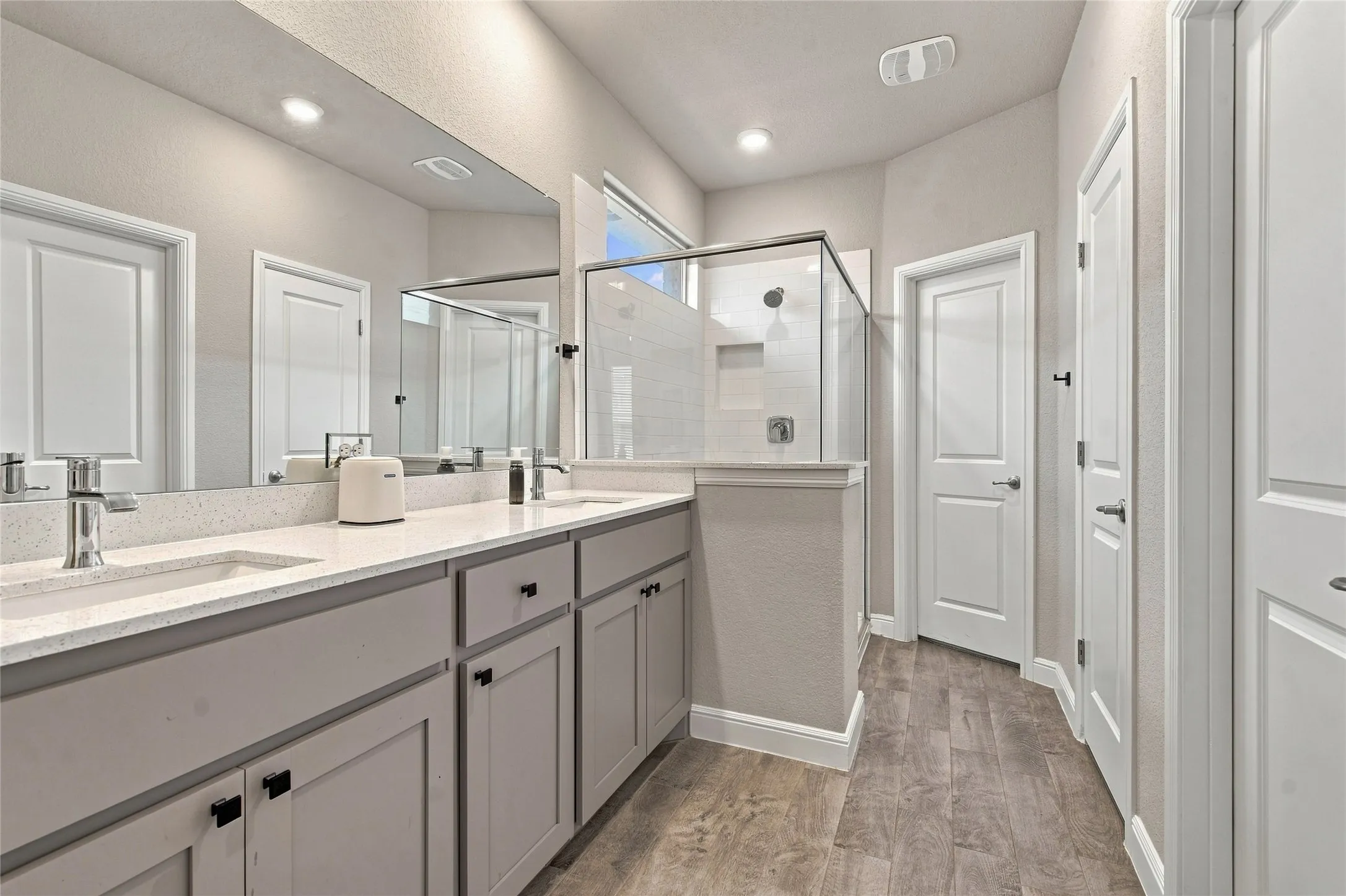 Single Family Residence For Sale in Denton County , 1129 Blackhorse Trail, Fort Worth, Texas 76247, 4 Bedroom, 2 Bathroom, 2 Garage spaces, 2,010 Sqft, built in 2022, mls#21371695, Real Estate Agent in Fort Worth, Homes For Sale in Denton county, Homes For Sale in Fort Worth, Realtor in Fort Worth Texas, Real Estate Brokerage Independent Realty Texas, Luminita Cordes Realtor