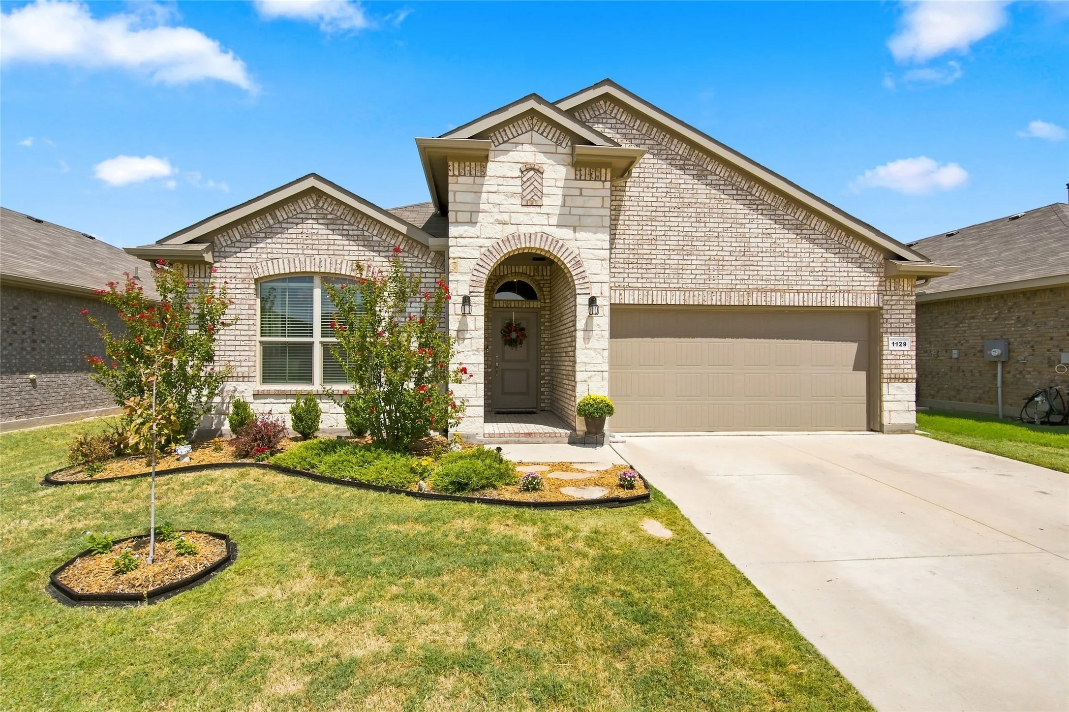 Single Family Residence For Sale in Denton County , 1129 Blackhorse Trail, Fort Worth, Texas 76247, 4 Bedroom, 2 Bathroom, 2 Garage spaces, 2,010 Sqft, built in 2022, mls#21371695, Real Estate Agent in Fort Worth, Homes For Sale in Denton county, Homes For Sale in Fort Worth, Realtor in Fort Worth Texas, Real Estate Brokerage Independent Realty Texas, Luminita Cordes Realtor