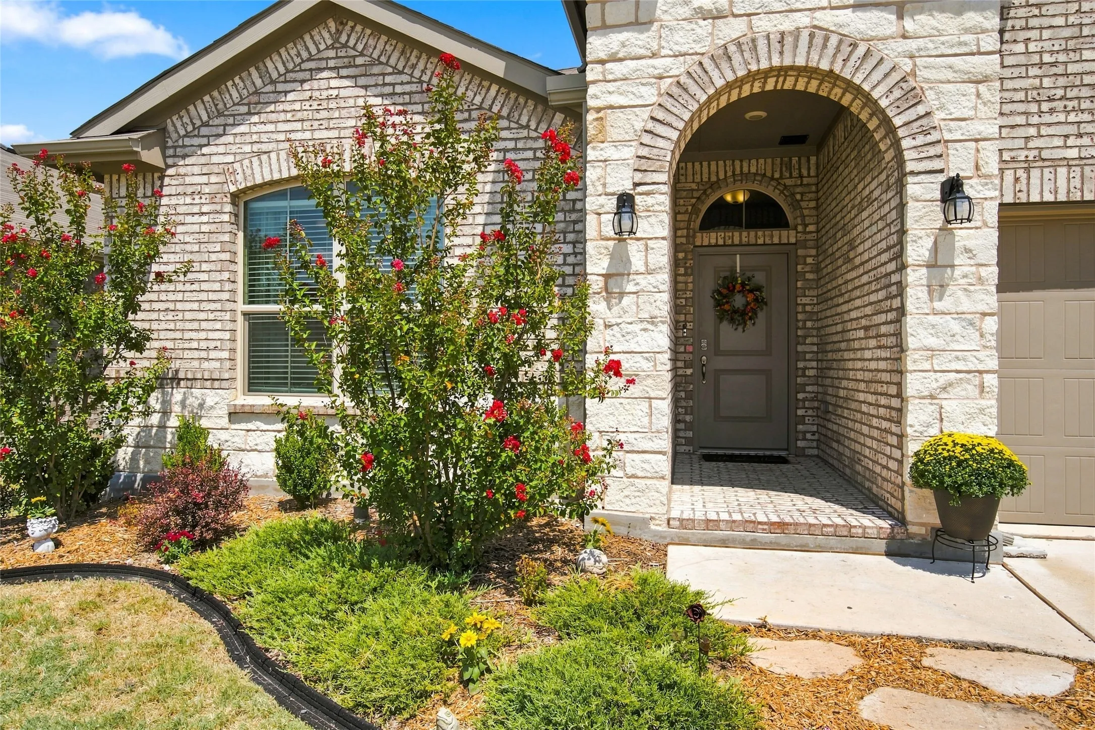 Single Family Residence For Sale in Denton County , 1129 Blackhorse Trail, Fort Worth, Texas 76247, 4 Bedroom, 2 Bathroom, 2 Garage spaces, 2,010 Sqft, built in 2022, mls#21371695, Real Estate Agent in Fort Worth, Homes For Sale in Denton county, Homes For Sale in Fort Worth, Realtor in Fort Worth Texas, Real Estate Brokerage Independent Realty Texas, Luminita Cordes Realtor