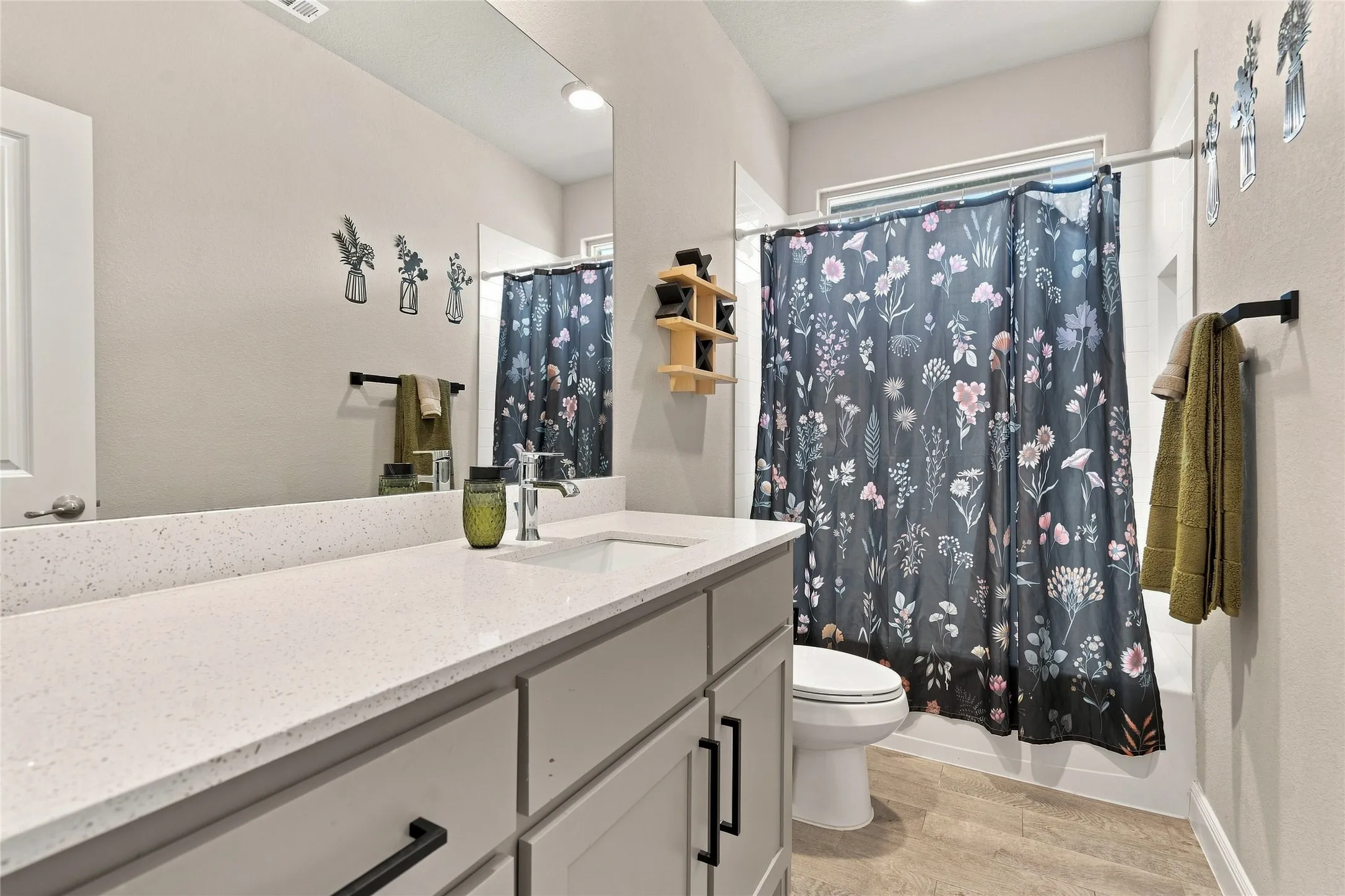 Single Family Residence For Sale in Denton County , 1129 Blackhorse Trail, Fort Worth, Texas 76247, 4 Bedroom, 2 Bathroom, 2 Garage spaces, 2,010 Sqft, built in 2022, mls#21371695, Real Estate Agent in Fort Worth, Homes For Sale in Denton county, Homes For Sale in Fort Worth, Realtor in Fort Worth Texas, Real Estate Brokerage Independent Realty Texas, Luminita Cordes Realtor