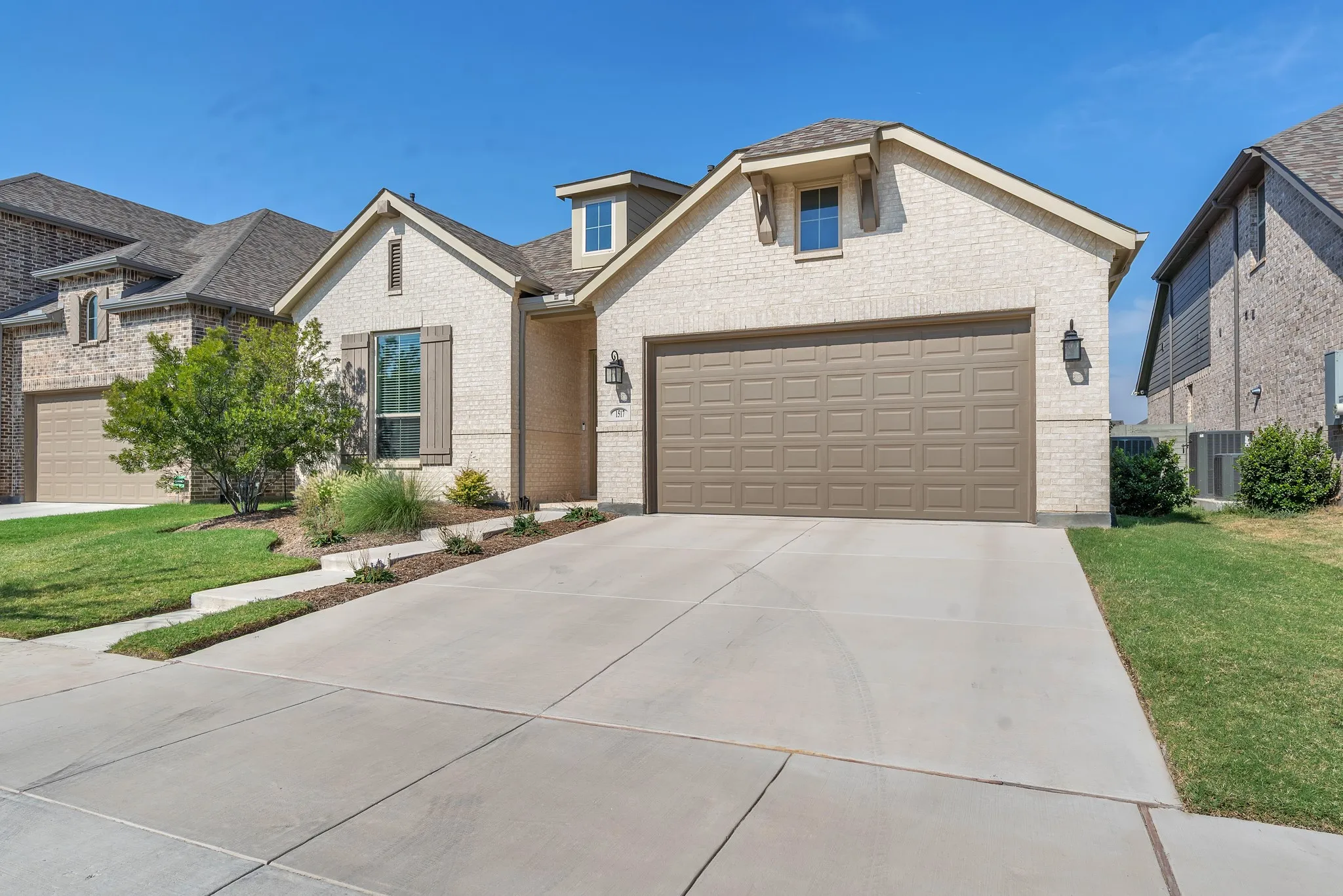 Single Family Residence For Sale in Denton County , 1517 Chickadee Drive, Argyle, Texas 76226, 3 Bedroom, 3 Bathroom, 2 Garage spaces, 2,283 Sqft, built in 2023, mls#21371491, Real Estate Agent in Argyle, Homes For Sale in Denton county, Homes For Sale in Argyle, Realtor in Argyle Texas, Real Estate Brokerage Independent Realty Texas, Luminita Cordes Realtor