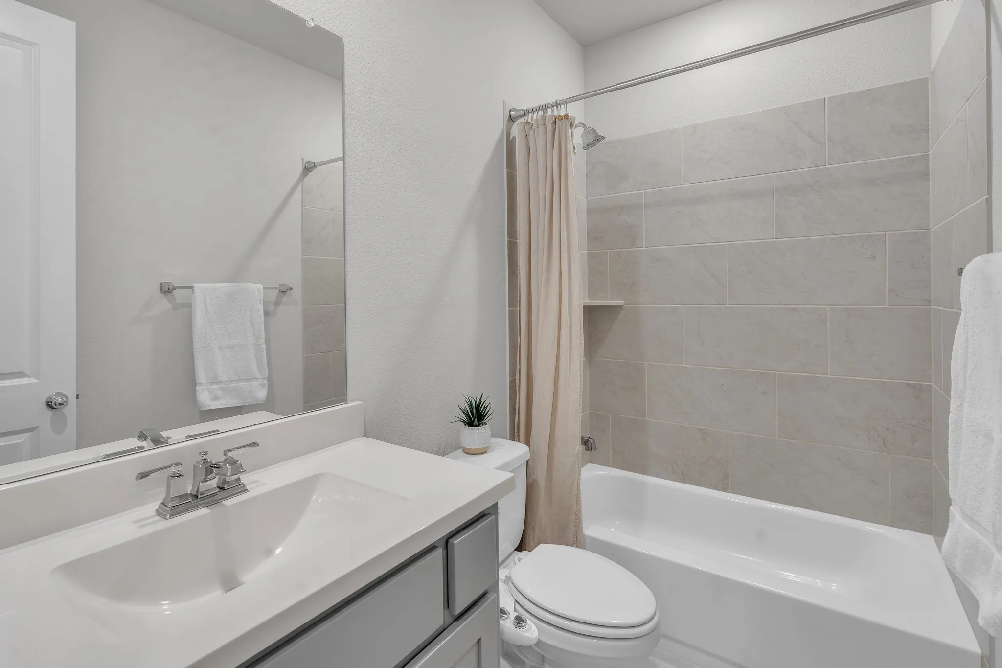 Single Family Residence For Sale in Denton County , 1517 Chickadee Drive, Argyle, Texas 76226, 3 Bedroom, 3 Bathroom, 2 Garage spaces, 2,283 Sqft, built in 2023, mls#21371491, Real Estate Agent in Argyle, Homes For Sale in Denton county, Homes For Sale in Argyle, Realtor in Argyle Texas, Real Estate Brokerage Independent Realty Texas, Luminita Cordes Realtor