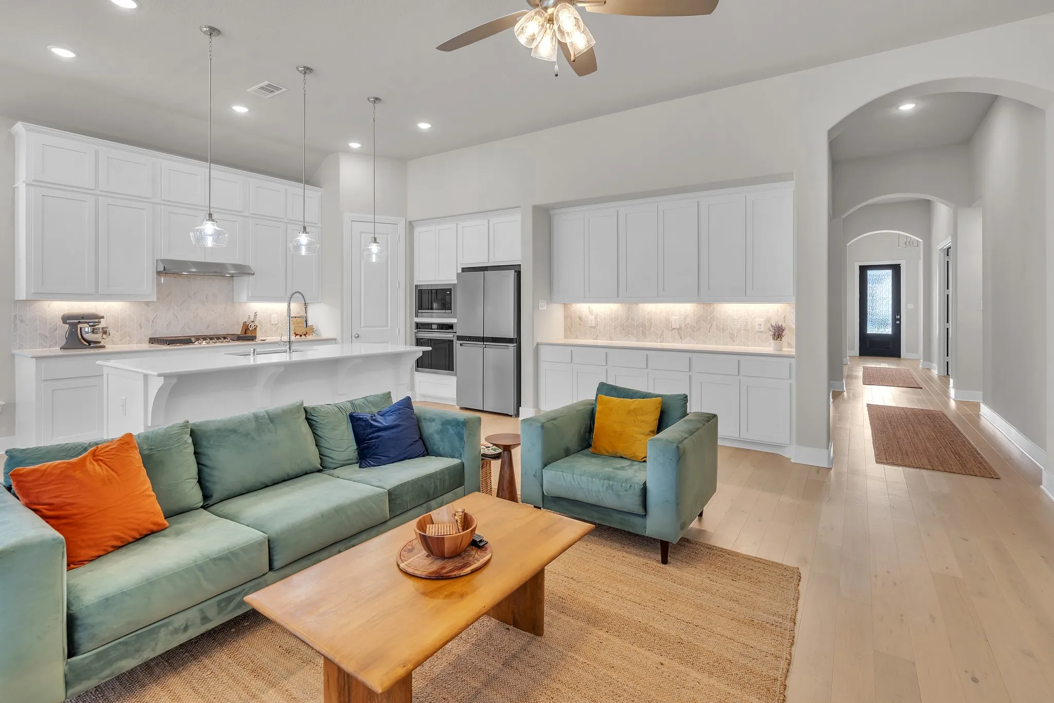 Single Family Residence For Sale in Denton County , 1517 Chickadee Drive, Argyle, Texas 76226, 3 Bedroom, 3 Bathroom, 2 Garage spaces, 2,283 Sqft, built in 2023, mls#21371491, Real Estate Agent in Argyle, Homes For Sale in Denton county, Homes For Sale in Argyle, Realtor in Argyle Texas, Real Estate Brokerage Independent Realty Texas, Luminita Cordes Realtor