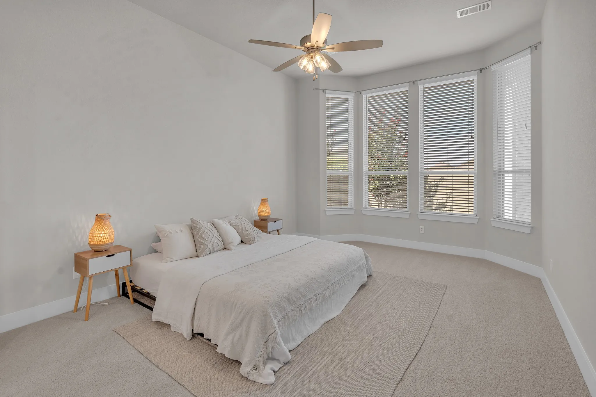 Single Family Residence For Sale in Denton County , 1517 Chickadee Drive, Argyle, Texas 76226, 3 Bedroom, 3 Bathroom, 2 Garage spaces, 2,283 Sqft, built in 2023, mls#21371491, Real Estate Agent in Argyle, Homes For Sale in Denton county, Homes For Sale in Argyle, Realtor in Argyle Texas, Real Estate Brokerage Independent Realty Texas, Luminita Cordes Realtor
