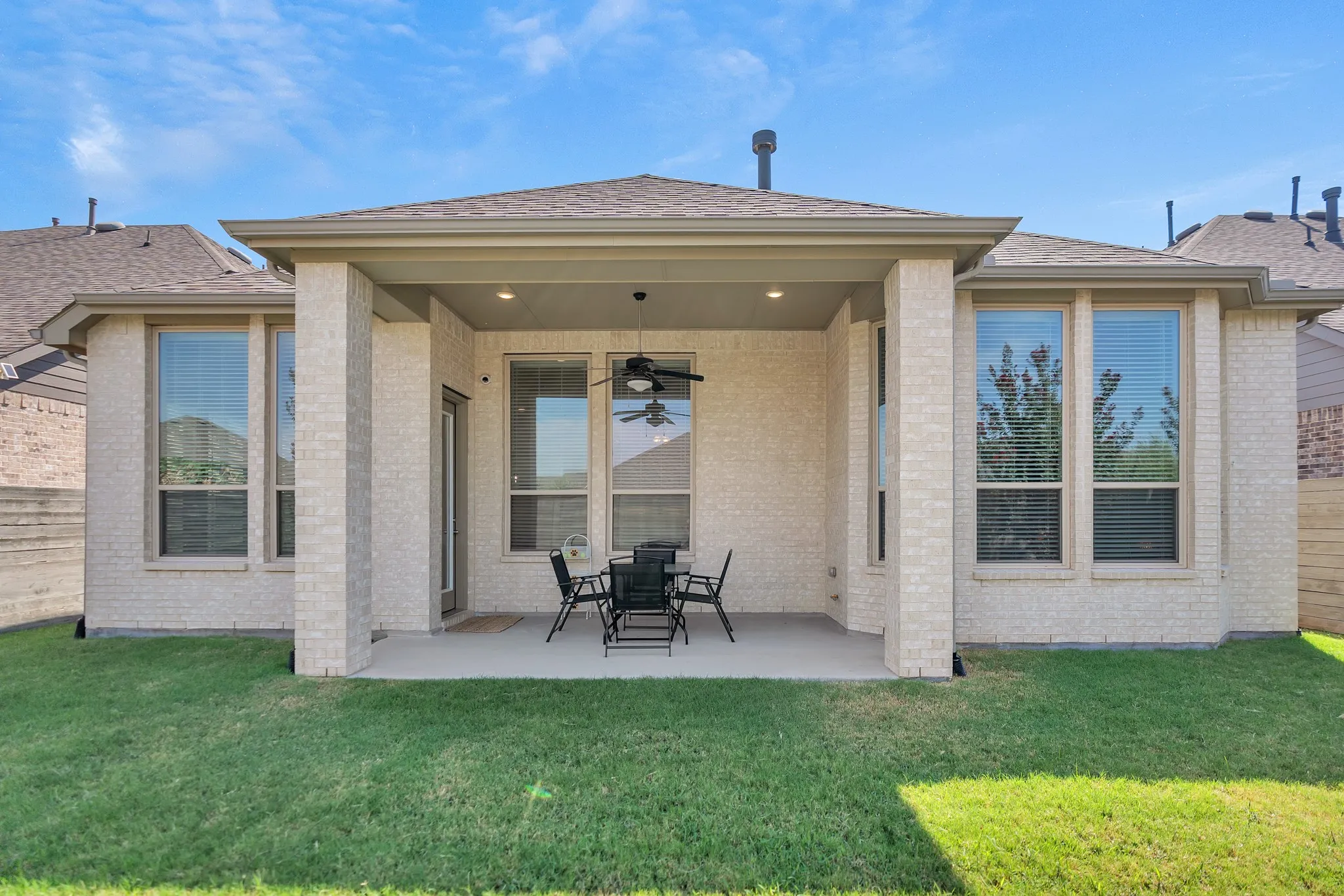 Single Family Residence For Sale in Denton County , 1517 Chickadee Drive, Argyle, Texas 76226, 3 Bedroom, 3 Bathroom, 2 Garage spaces, 2,283 Sqft, built in 2023, mls#21371491, Real Estate Agent in Argyle, Homes For Sale in Denton county, Homes For Sale in Argyle, Realtor in Argyle Texas, Real Estate Brokerage Independent Realty Texas, Luminita Cordes Realtor