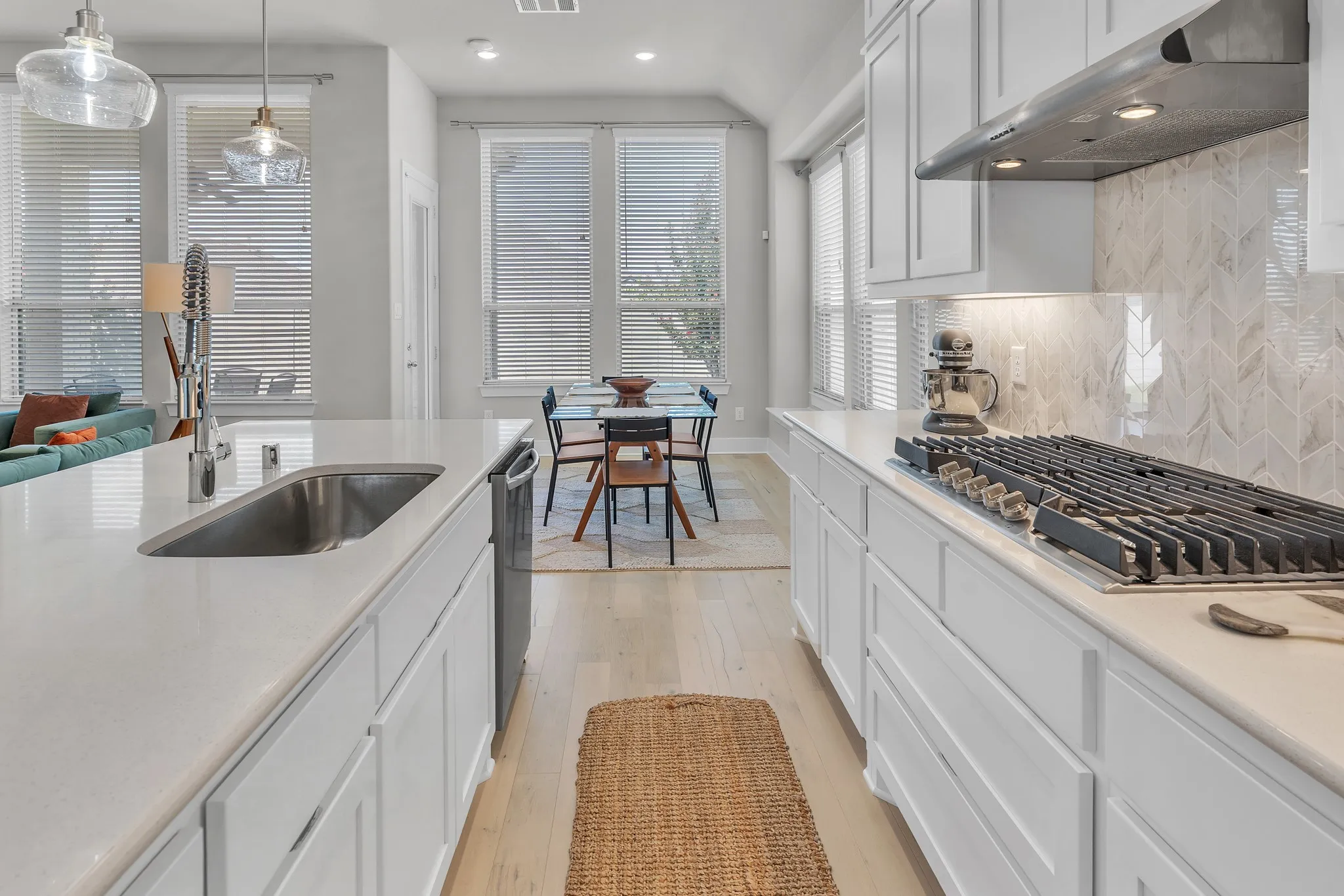 Single Family Residence For Sale in Denton County , 1517 Chickadee Drive, Argyle, Texas 76226, 3 Bedroom, 3 Bathroom, 2 Garage spaces, 2,283 Sqft, built in 2023, mls#21371491, Real Estate Agent in Argyle, Homes For Sale in Denton county, Homes For Sale in Argyle, Realtor in Argyle Texas, Real Estate Brokerage Independent Realty Texas, Luminita Cordes Realtor