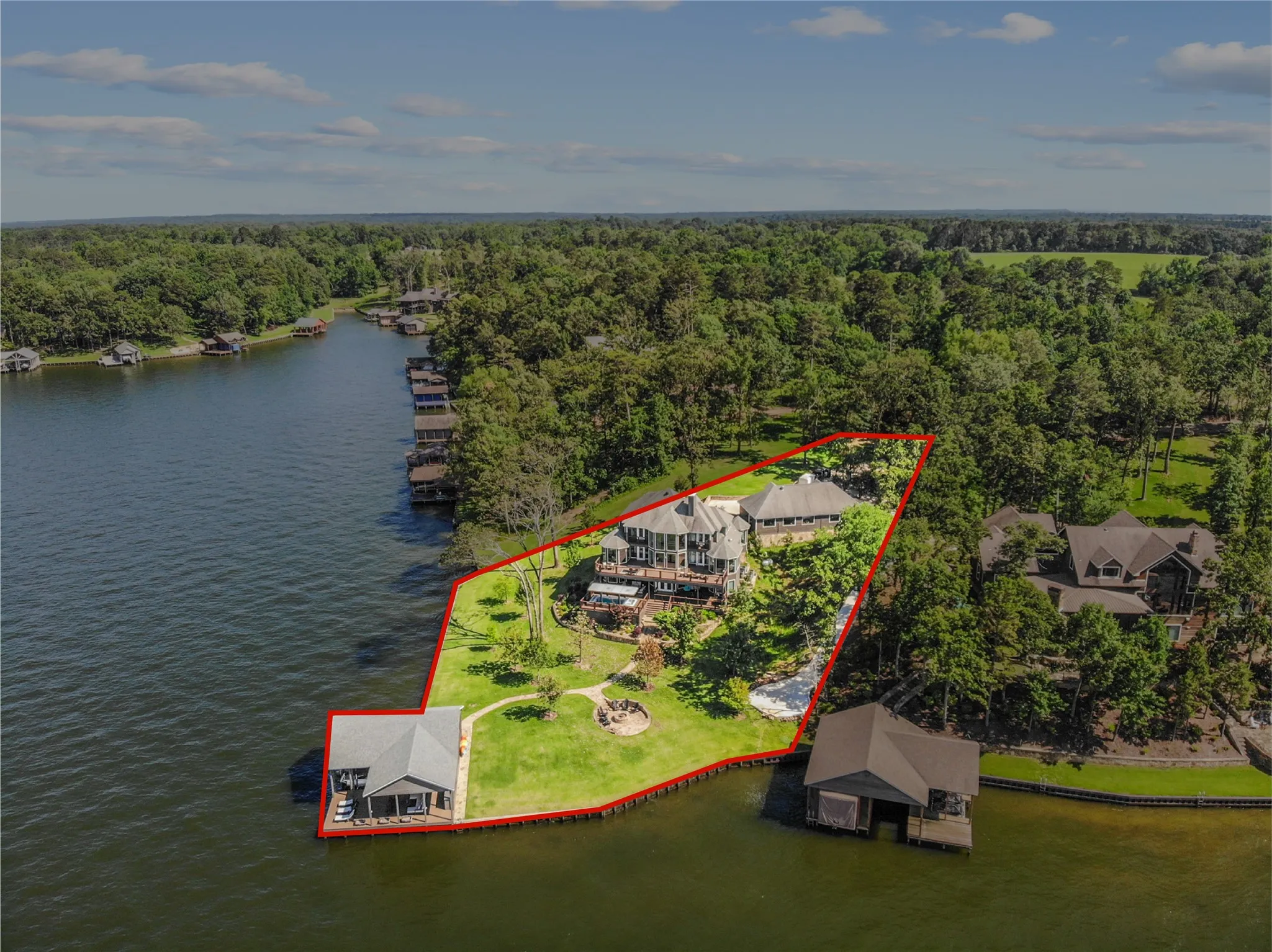 Single Family Residence For Sale in Franklin (TX) County , Tract 2 E El Dorado, Scroggins, Texas 75480, 5 Bedroom, 5 Bathroom, 5 Garage spaces, 5,280 Sqft, built in 1993, mls#21371527, Real Estate Agent in Scroggins, Homes For Sale in Franklin (TX) county, Homes For Sale in Scroggins, Realtor in Scroggins Texas, Real Estate Brokerage Independent Realty Texas, Luminita Cordes Realtor