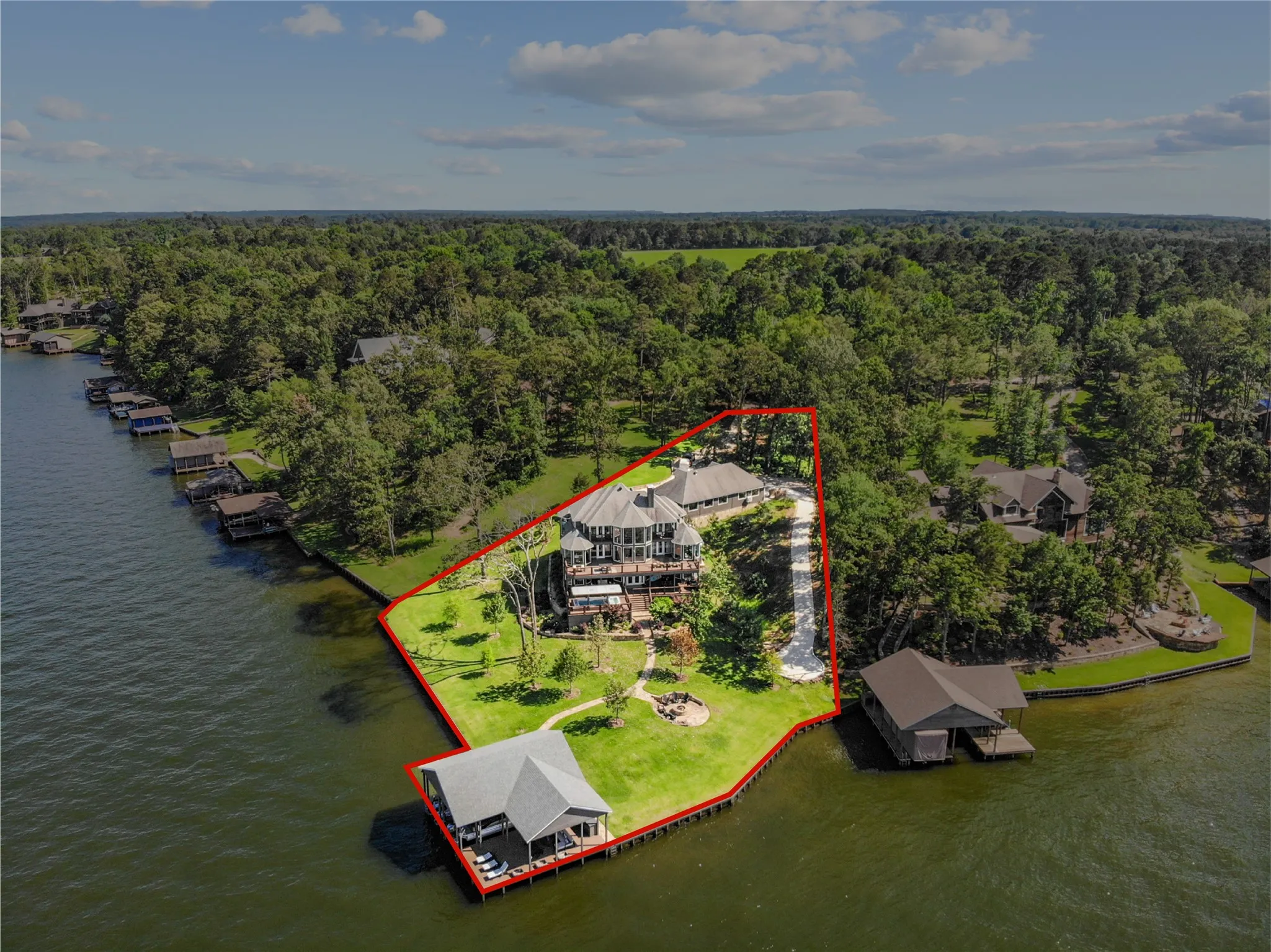 Single Family Residence For Sale in Franklin (TX) County , Tract 2 E El Dorado, Scroggins, Texas 75480, 5 Bedroom, 5 Bathroom, 5 Garage spaces, 5,280 Sqft, built in 1993, mls#21371527, Real Estate Agent in Scroggins, Homes For Sale in Franklin (TX) county, Homes For Sale in Scroggins, Realtor in Scroggins Texas, Real Estate Brokerage Independent Realty Texas, Luminita Cordes Realtor