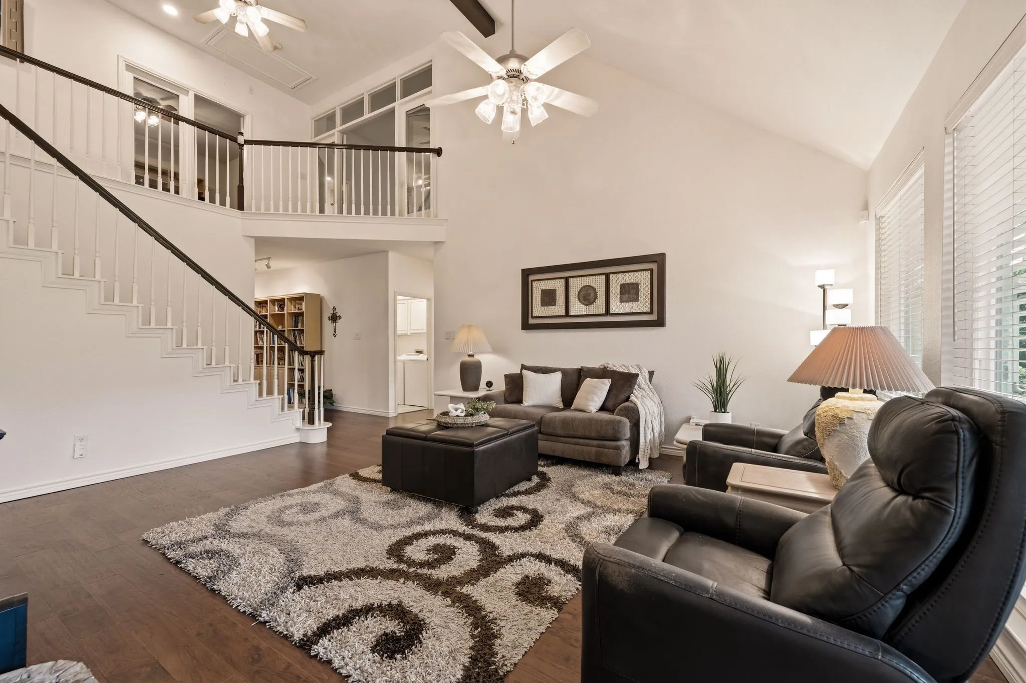 Single Family Residence For Sale in Tarrant County , 3906 Brookfield Drive, Arlington, Texas 76001, 4 Bedroom, 4 Bathroom, 3 Garage spaces, 3,320 Sqft, built in 1991, mls#21368807, Real Estate Agent in Arlington, Homes For Sale in Tarrant county, Homes For Sale in Arlington, Realtor in Arlington Texas, Real Estate Brokerage Independent Realty Texas, Luminita Cordes Realtor