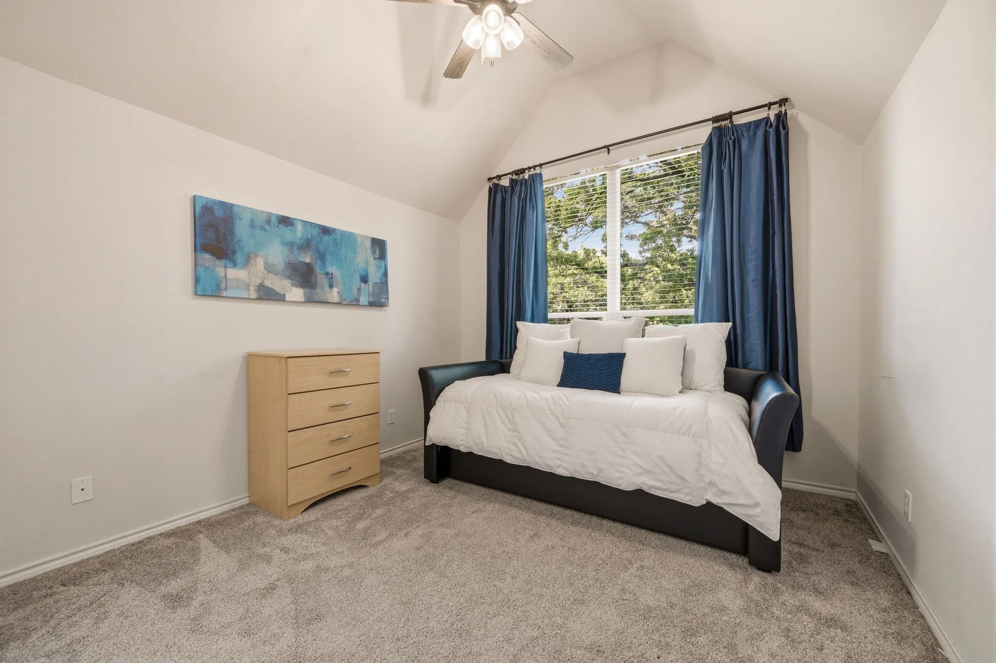 Single Family Residence For Sale in Tarrant County , 3906 Brookfield Drive, Arlington, Texas 76001, 4 Bedroom, 4 Bathroom, 3 Garage spaces, 3,320 Sqft, built in 1991, mls#21368807, Real Estate Agent in Arlington, Homes For Sale in Tarrant county, Homes For Sale in Arlington, Realtor in Arlington Texas, Real Estate Brokerage Independent Realty Texas, Luminita Cordes Realtor