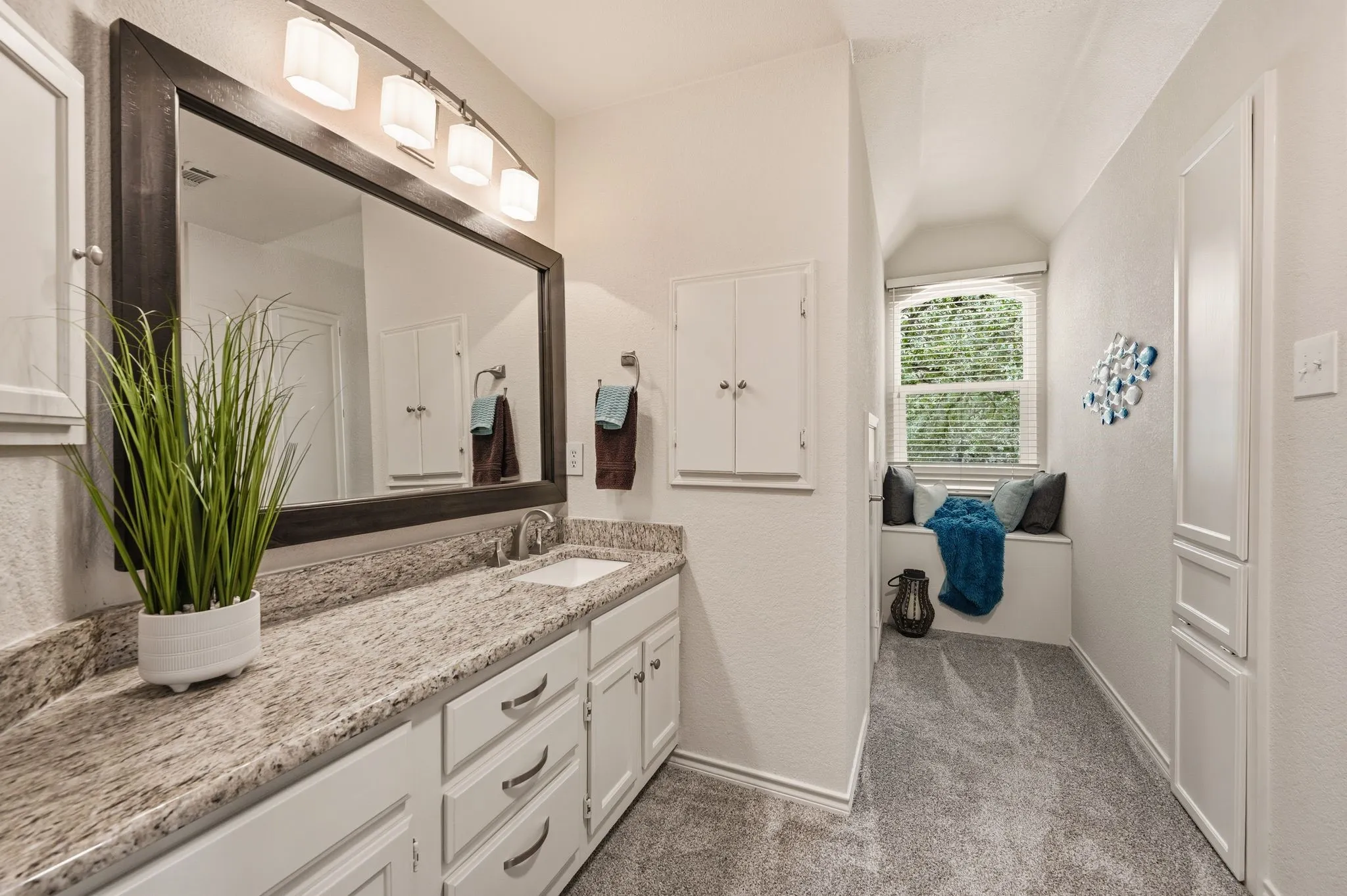 Single Family Residence For Sale in Tarrant County , 3906 Brookfield Drive, Arlington, Texas 76001, 4 Bedroom, 4 Bathroom, 3 Garage spaces, 3,320 Sqft, built in 1991, mls#21368807, Real Estate Agent in Arlington, Homes For Sale in Tarrant county, Homes For Sale in Arlington, Realtor in Arlington Texas, Real Estate Brokerage Independent Realty Texas, Luminita Cordes Realtor