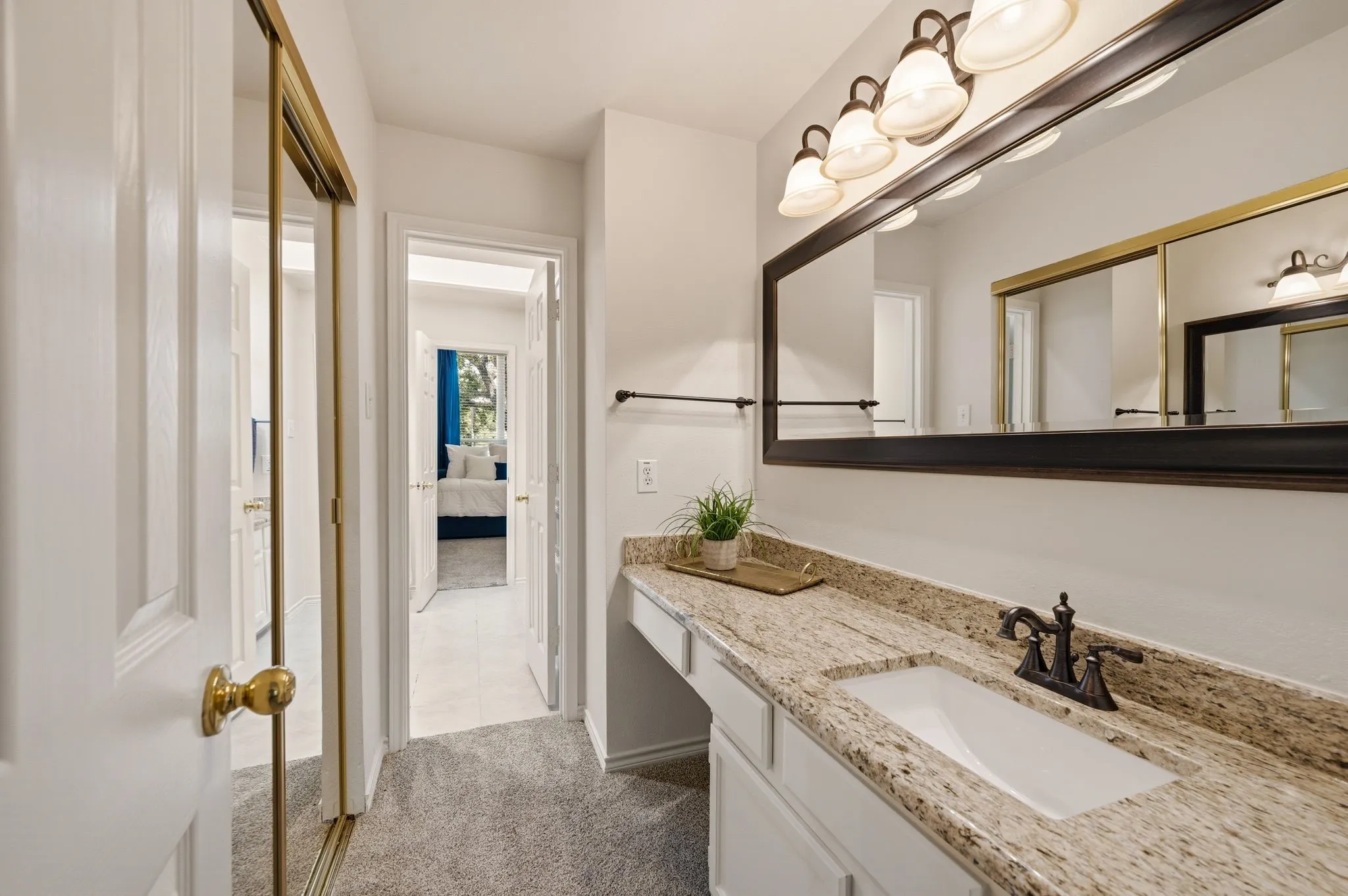 Single Family Residence For Sale in Tarrant County , 3906 Brookfield Drive, Arlington, Texas 76001, 4 Bedroom, 4 Bathroom, 3 Garage spaces, 3,320 Sqft, built in 1991, mls#21368807, Real Estate Agent in Arlington, Homes For Sale in Tarrant county, Homes For Sale in Arlington, Realtor in Arlington Texas, Real Estate Brokerage Independent Realty Texas, Luminita Cordes Realtor
