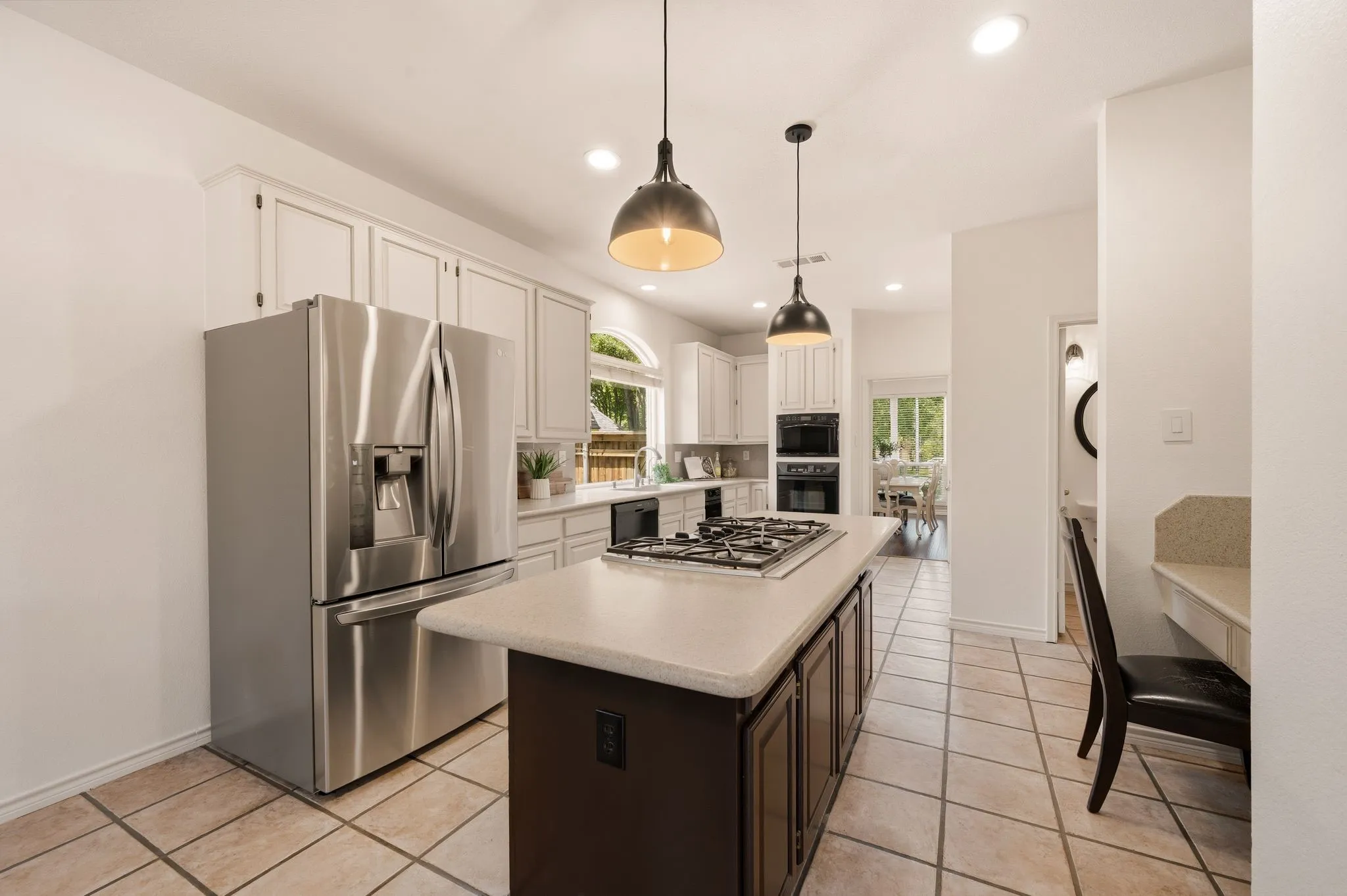 Single Family Residence For Sale in Tarrant County , 3906 Brookfield Drive, Arlington, Texas 76001, 4 Bedroom, 4 Bathroom, 3 Garage spaces, 3,320 Sqft, built in 1991, mls#21368807, Real Estate Agent in Arlington, Homes For Sale in Tarrant county, Homes For Sale in Arlington, Realtor in Arlington Texas, Real Estate Brokerage Independent Realty Texas, Luminita Cordes Realtor