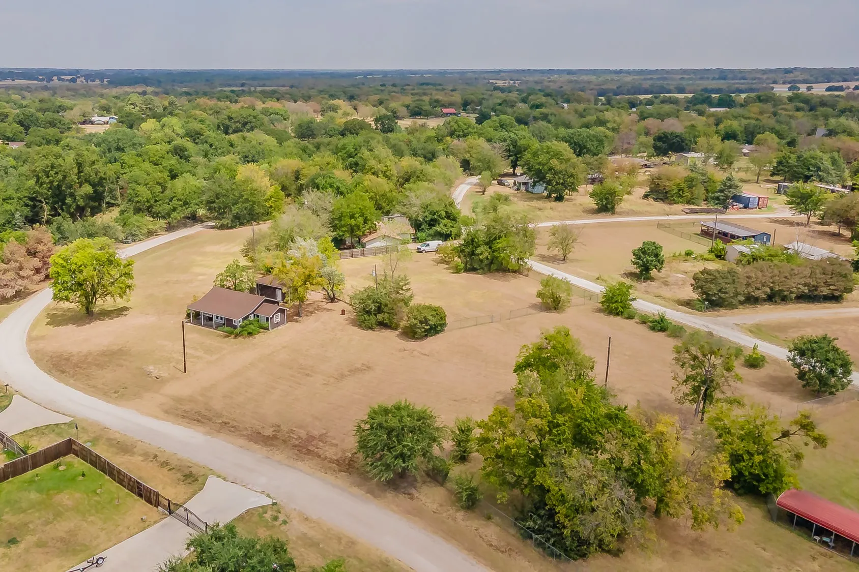 Single Family Residence For Sale in Hunt County , 7656 Shoreline Drive, Lone Oak, Texas 75453, 2 Bedroom, 1 Bathroom, 1 Garage spaces, 999 Sqft, built in 1979, mls#21362085, Real Estate Agent in Lone Oak, Homes For Sale in Hunt county, Homes For Sale in Lone Oak, Realtor in Lone Oak Texas, Real Estate Brokerage Independent Realty Texas, Luminita Cordes Realtor