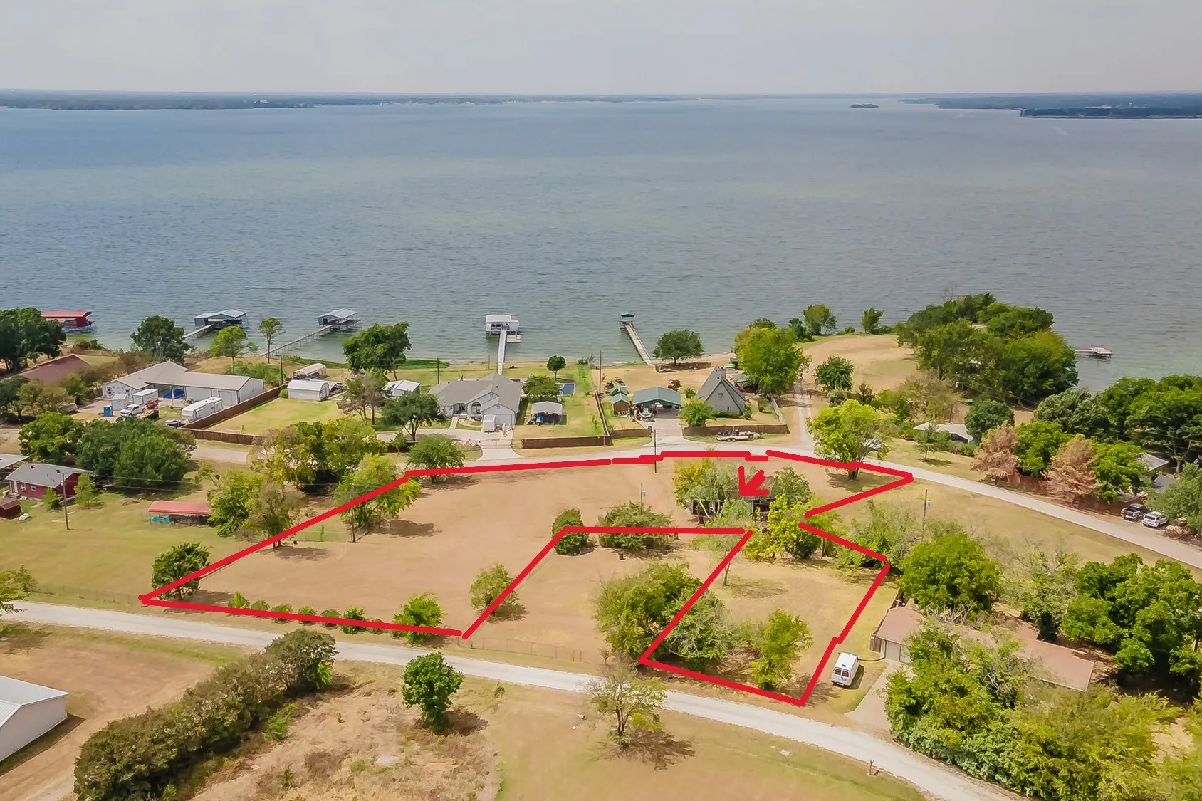 Single Family Residence For Sale in Hunt County , 7656 Shoreline Drive, Lone Oak, Texas 75453, 2 Bedroom, 1 Bathroom, 1 Garage spaces, 999 Sqft, built in 1979, mls#21362085, Real Estate Agent in Lone Oak, Homes For Sale in Hunt county, Homes For Sale in Lone Oak, Realtor in Lone Oak Texas, Real Estate Brokerage Independent Realty Texas, Luminita Cordes Realtor