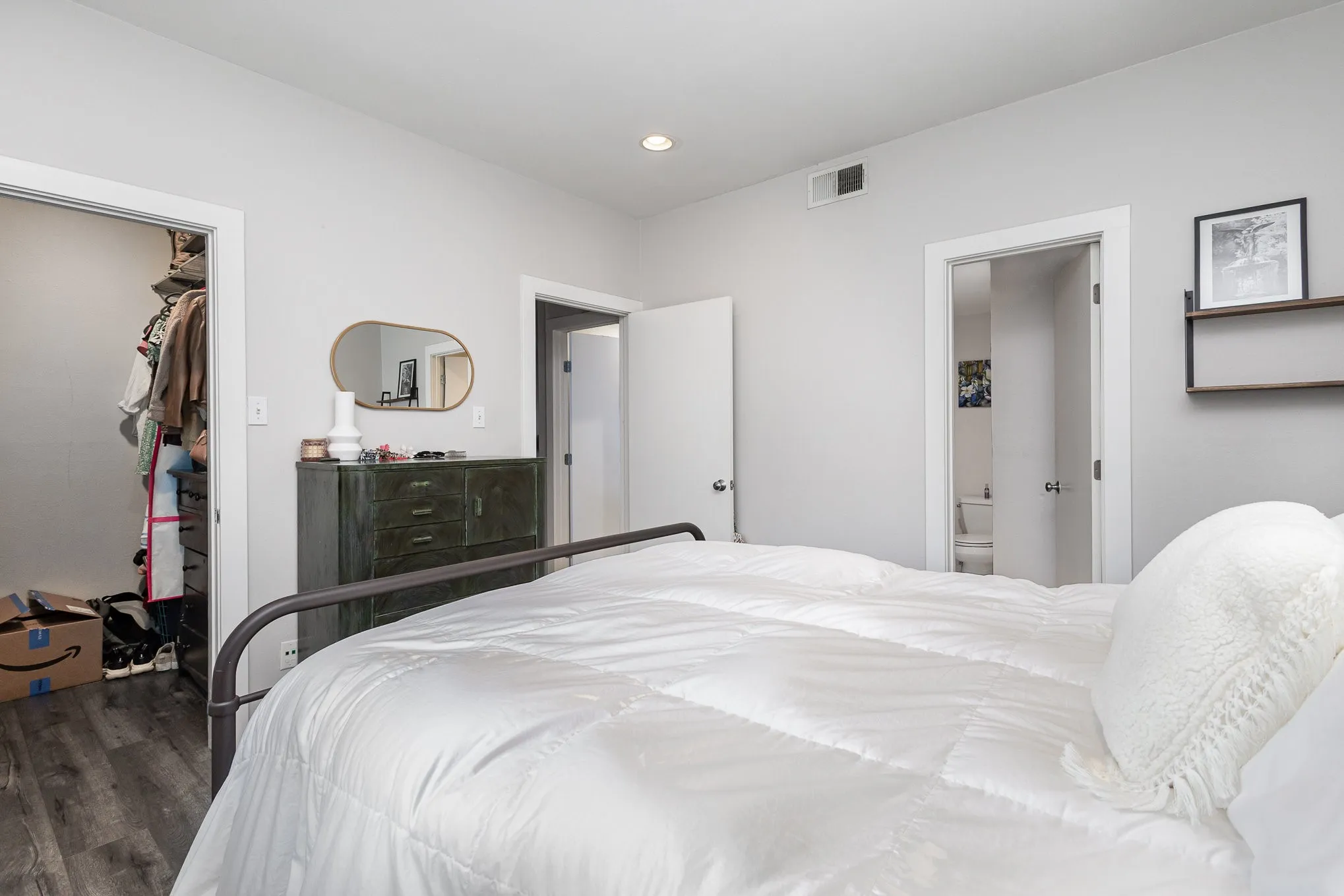 Condominium For Rent in Dallas County , 4111 Cole Avenue 30, Dallas, Texas 75204, 2 Bedroom, 2 Bathroom, 1 Garage spaces, 1,034 Sqft, built in 1985, mls#21372017, Real Estate Agent in Dallas, Homes For Rent in Dallas county, Homes For Rent in Dallas, Realtor in Dallas Texas, Real Estate Brokerage Independent Realty Texas, Luminita Cordes Realtor