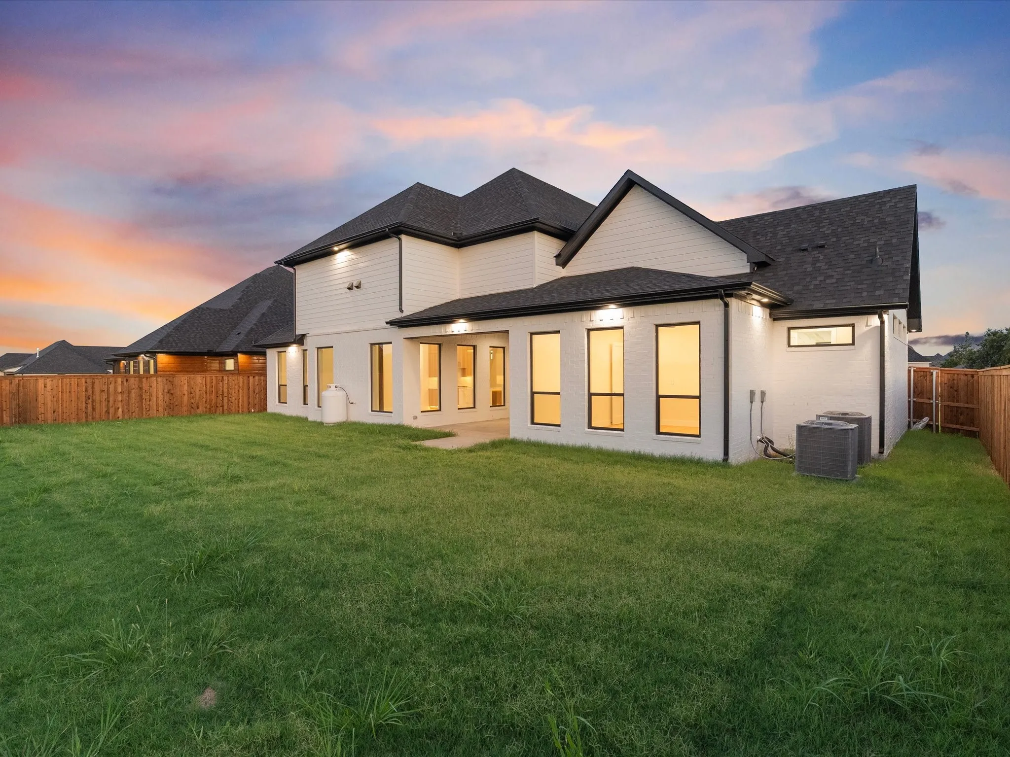 Single Family Residence For Sale in Grayson County , 2008 Nichole Boulevard, Pottsboro, Texas 75076, 4 Bedroom, 4 Bathroom, 2 Garage spaces, 2,986 Sqft, built in 2023, mls#21365545, Real Estate Agent in Pottsboro, Homes For Sale in Grayson county, Homes For Sale in Pottsboro, Realtor in Pottsboro Texas, Real Estate Brokerage Independent Realty Texas, Luminita Cordes Realtor
