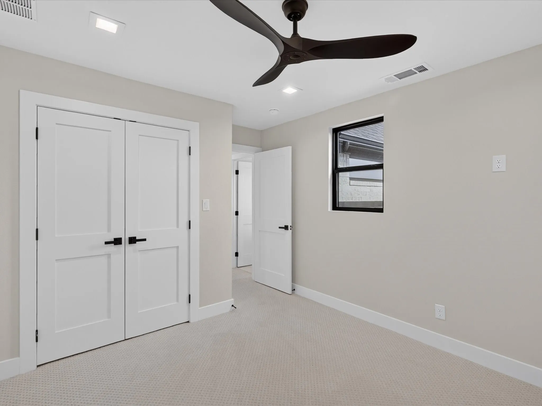 Single Family Residence For Sale in Grayson County , 2008 Nichole Boulevard, Pottsboro, Texas 75076, 4 Bedroom, 4 Bathroom, 2 Garage spaces, 2,986 Sqft, built in 2023, mls#21365545, Real Estate Agent in Pottsboro, Homes For Sale in Grayson county, Homes For Sale in Pottsboro, Realtor in Pottsboro Texas, Real Estate Brokerage Independent Realty Texas, Luminita Cordes Realtor