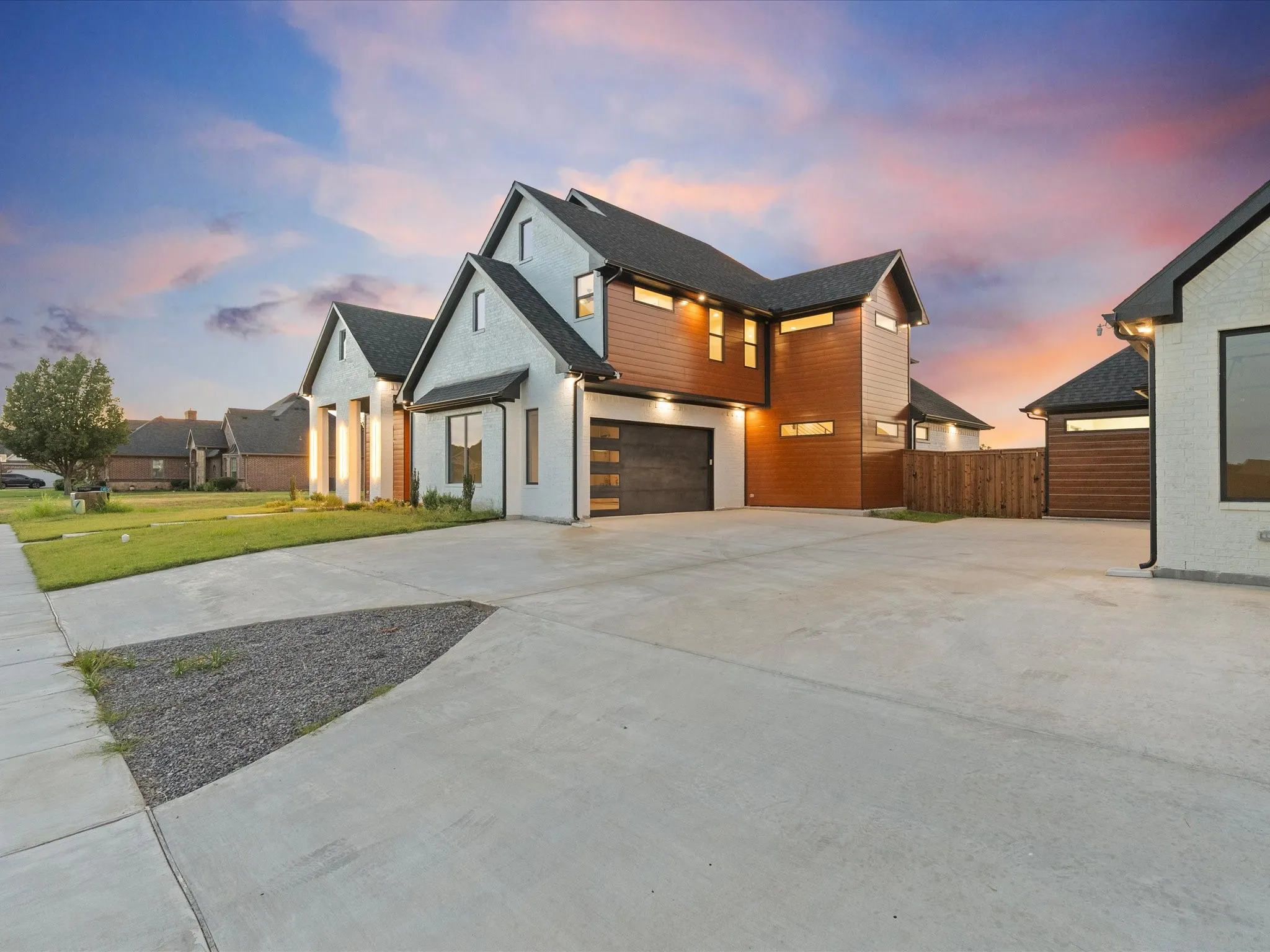 Single Family Residence For Sale in Grayson County , 2008 Nichole Boulevard, Pottsboro, Texas 75076, 4 Bedroom, 4 Bathroom, 2 Garage spaces, 2,986 Sqft, built in 2023, mls#21365545, Real Estate Agent in Pottsboro, Homes For Sale in Grayson county, Homes For Sale in Pottsboro, Realtor in Pottsboro Texas, Real Estate Brokerage Independent Realty Texas, Luminita Cordes Realtor
