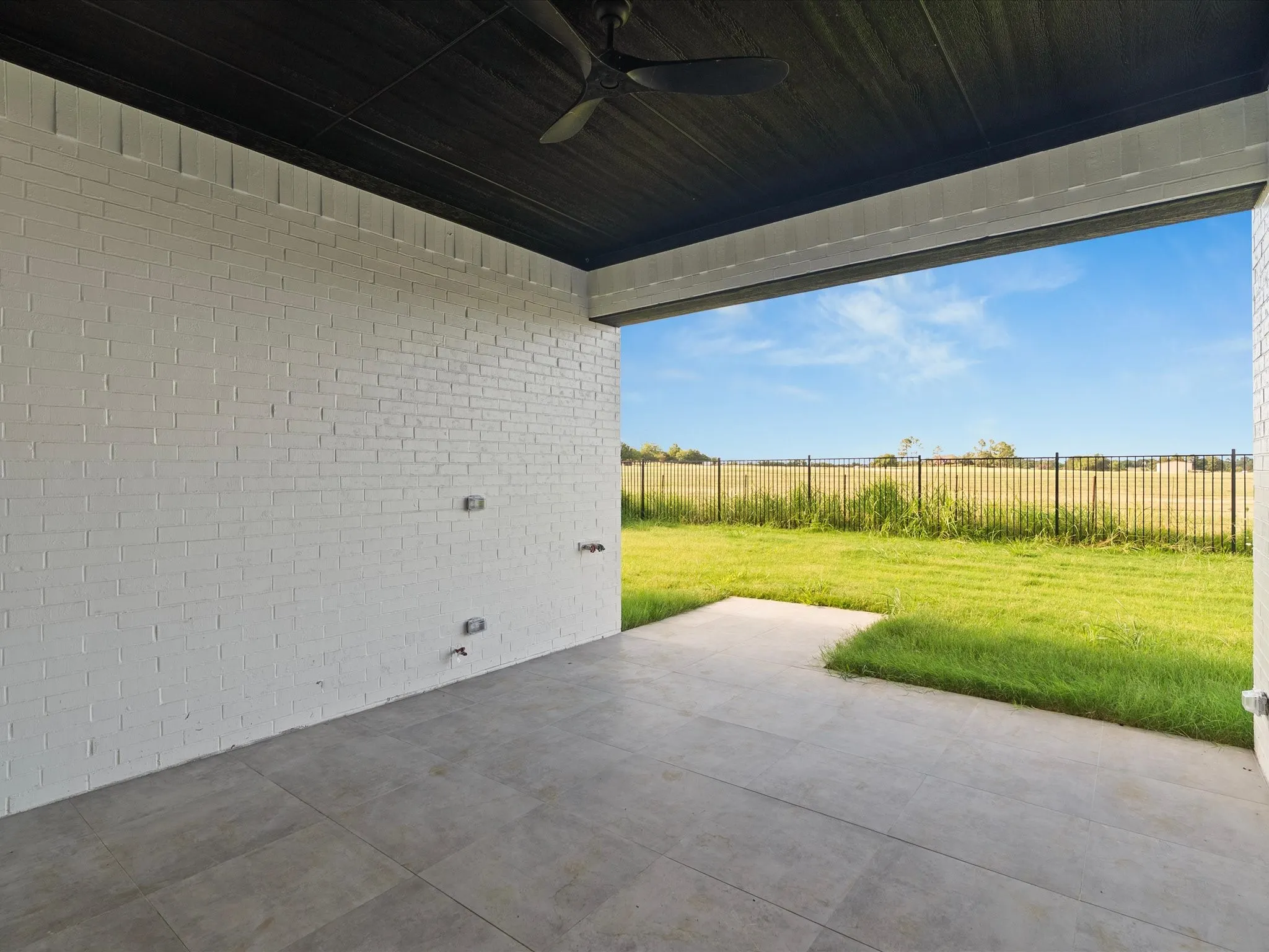 Single Family Residence For Sale in Grayson County , 2008 Nichole Boulevard, Pottsboro, Texas 75076, 4 Bedroom, 4 Bathroom, 2 Garage spaces, 2,986 Sqft, built in 2023, mls#21365545, Real Estate Agent in Pottsboro, Homes For Sale in Grayson county, Homes For Sale in Pottsboro, Realtor in Pottsboro Texas, Real Estate Brokerage Independent Realty Texas, Luminita Cordes Realtor