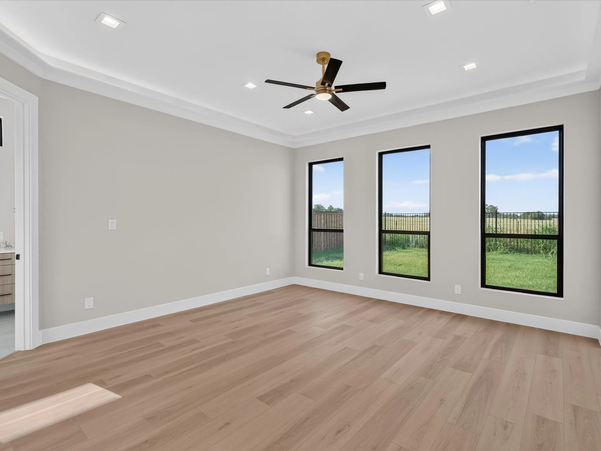 Single Family Residence For Sale in Grayson County , 2008 Nichole Boulevard, Pottsboro, Texas 75076, 4 Bedroom, 4 Bathroom, 2 Garage spaces, 2,986 Sqft, built in 2023, mls#21365545, Real Estate Agent in Pottsboro, Homes For Sale in Grayson county, Homes For Sale in Pottsboro, Realtor in Pottsboro Texas, Real Estate Brokerage Independent Realty Texas, Luminita Cordes Realtor