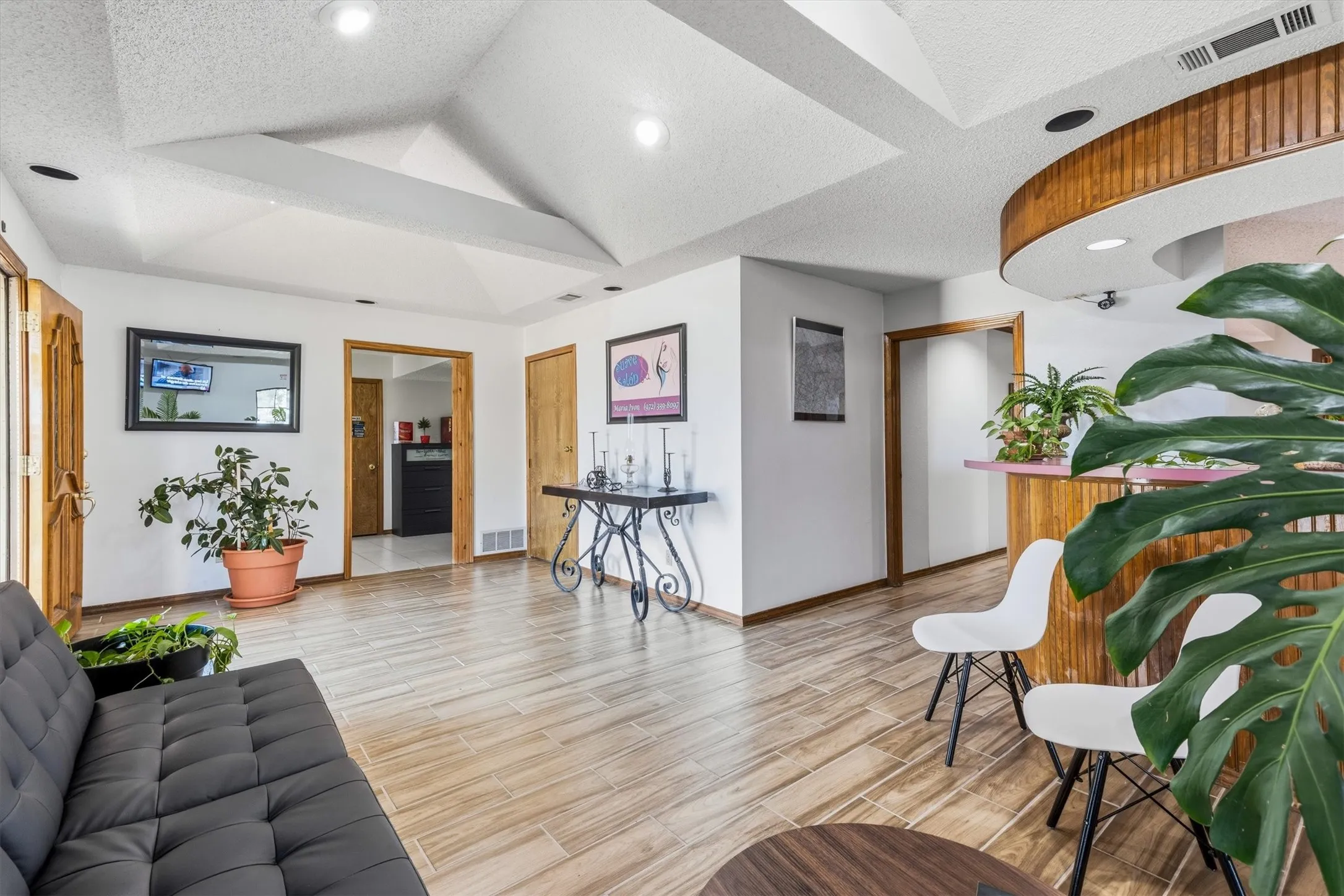 Office For Rent in Dallas County , 1055 W Pioneer Parkway, Grand Prairie, Texas 75051, 0, 0, Garage spaces, 0 Sqft, built in 1988, mls#21369119, Real Estate Agent in Grand Prairie, Homes For Rent in Dallas county, Homes For Rent in Grand Prairie, Realtor in Grand Prairie Texas, Real Estate Brokerage Independent Realty Texas, Luminita Cordes Realtor