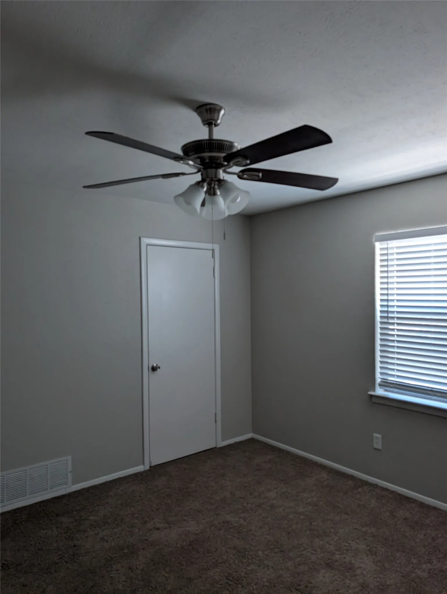 Single Family Residence For Rent in Tarrant County , 9201 Raymond Avenue, White Settlement, Texas 76108, 3 Bedroom, 2 Bathroom, 1 Garage spaces, 1,312 Sqft, built in 1964, mls#21372022, Real Estate Agent in White Settlement, Homes For Rent in Tarrant county, Homes For Rent in White Settlement, Realtor in White Settlement Texas, Real Estate Brokerage Independent Realty Texas, Luminita Cordes Realtor