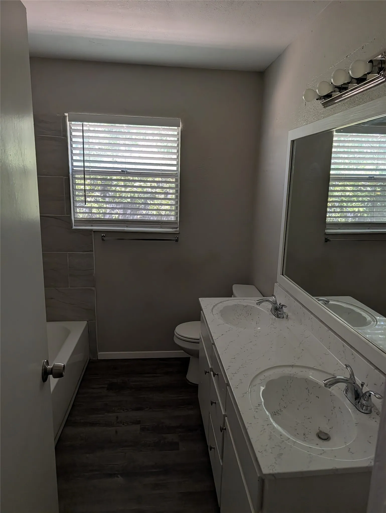 Single Family Residence For Rent in Tarrant County , 9201 Raymond Avenue, White Settlement, Texas 76108, 3 Bedroom, 2 Bathroom, 1 Garage spaces, 1,312 Sqft, built in 1964, mls#21372022, Real Estate Agent in White Settlement, Homes For Rent in Tarrant county, Homes For Rent in White Settlement, Realtor in White Settlement Texas, Real Estate Brokerage Independent Realty Texas, Luminita Cordes Realtor