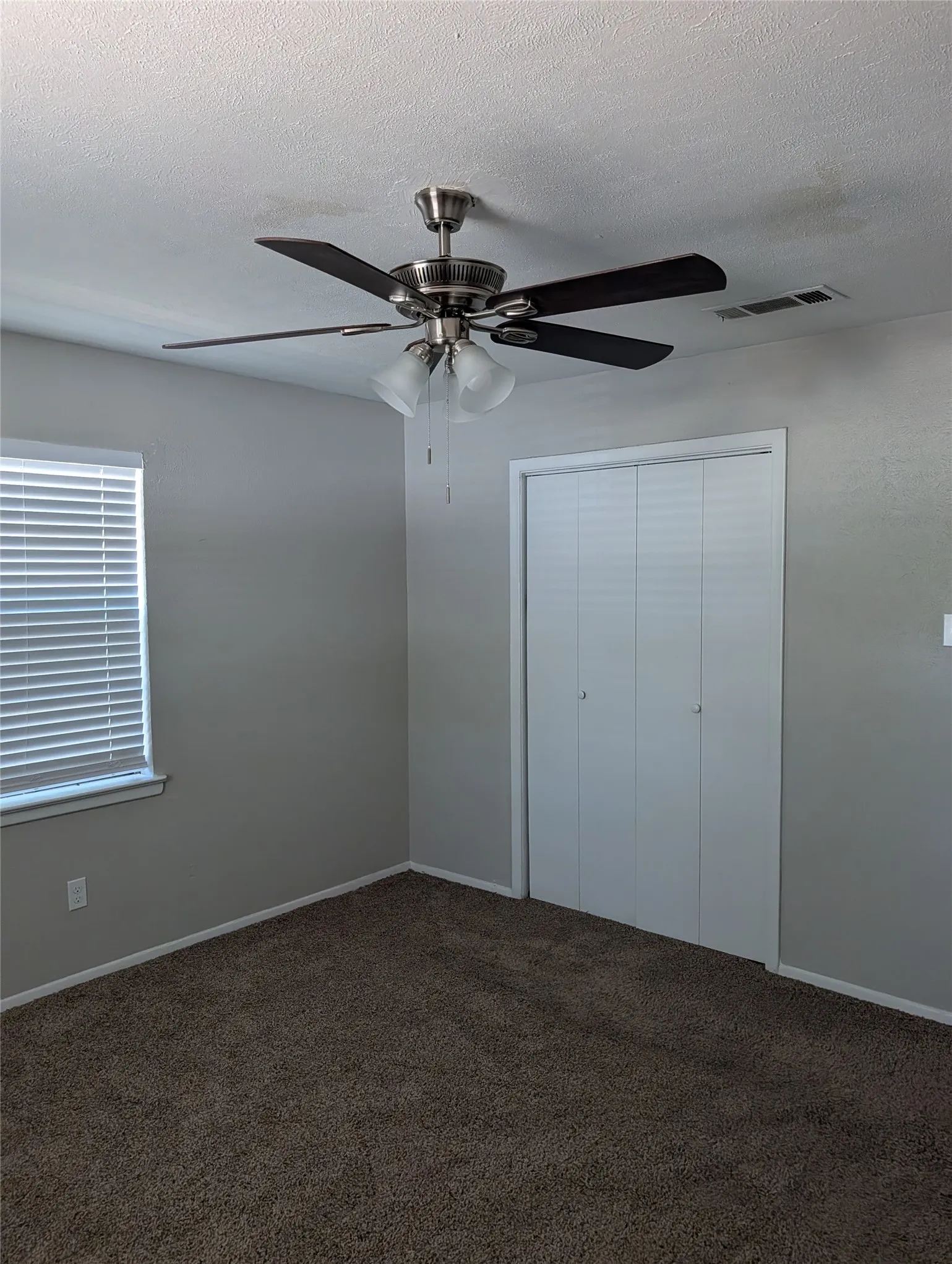 Single Family Residence For Rent in Tarrant County , 9201 Raymond Avenue, White Settlement, Texas 76108, 3 Bedroom, 2 Bathroom, 1 Garage spaces, 1,312 Sqft, built in 1964, mls#21372022, Real Estate Agent in White Settlement, Homes For Rent in Tarrant county, Homes For Rent in White Settlement, Realtor in White Settlement Texas, Real Estate Brokerage Independent Realty Texas, Luminita Cordes Realtor