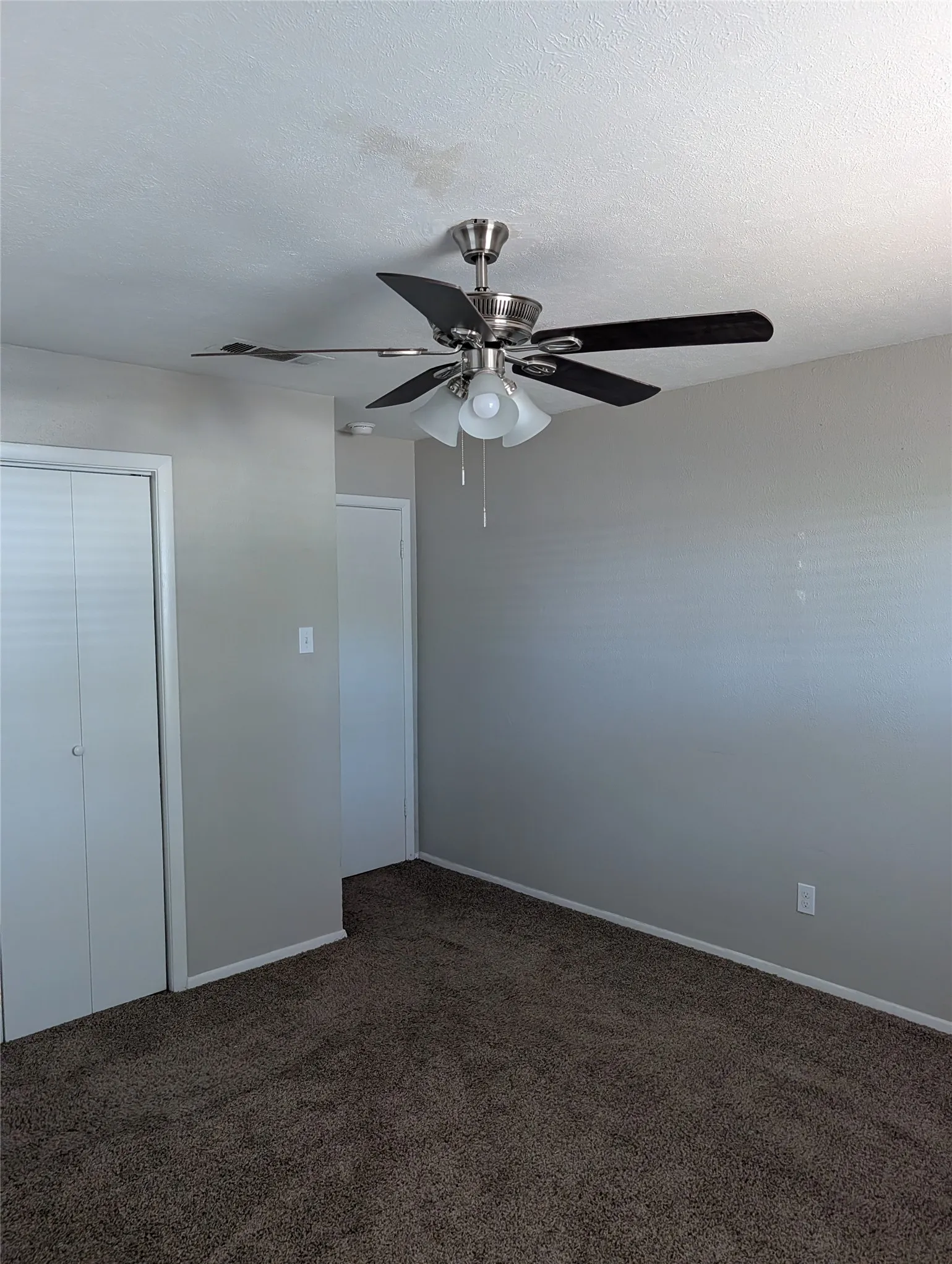 Single Family Residence For Rent in Tarrant County , 9201 Raymond Avenue, White Settlement, Texas 76108, 3 Bedroom, 2 Bathroom, 1 Garage spaces, 1,312 Sqft, built in 1964, mls#21372022, Real Estate Agent in White Settlement, Homes For Rent in Tarrant county, Homes For Rent in White Settlement, Realtor in White Settlement Texas, Real Estate Brokerage Independent Realty Texas, Luminita Cordes Realtor