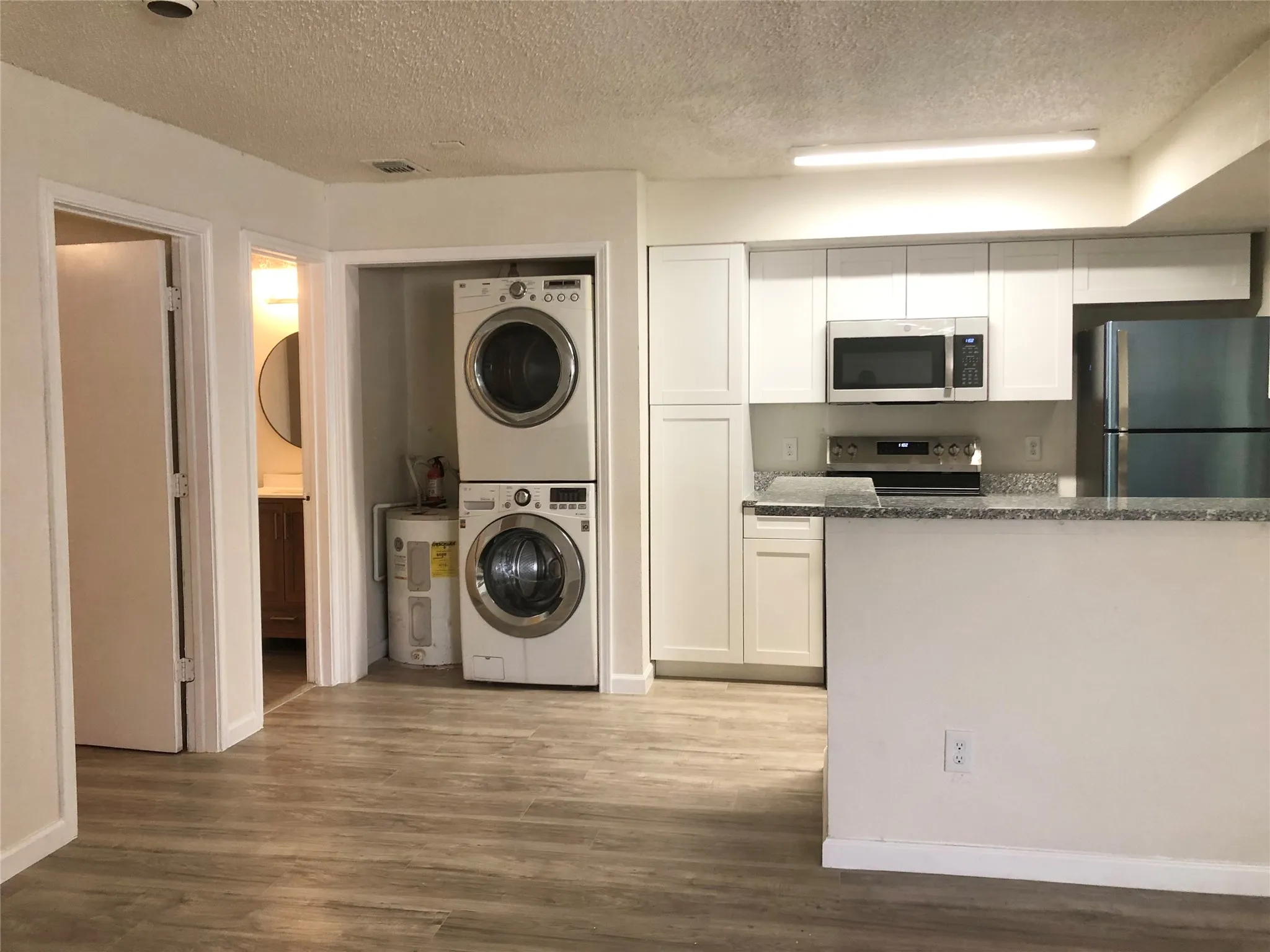Condominium For Sale in Dallas County , 9829 Walnut Street O106, Dallas, Texas 75243, 2 Bedroom, 1 Bathroom, Garage spaces, 808 Sqft, built in 1983, mls#21372020, Real Estate Agent in Dallas, Homes For Sale in Dallas county, Homes For Sale in Dallas, Realtor in Dallas Texas, Real Estate Brokerage Independent Realty Texas, Luminita Cordes Realtor