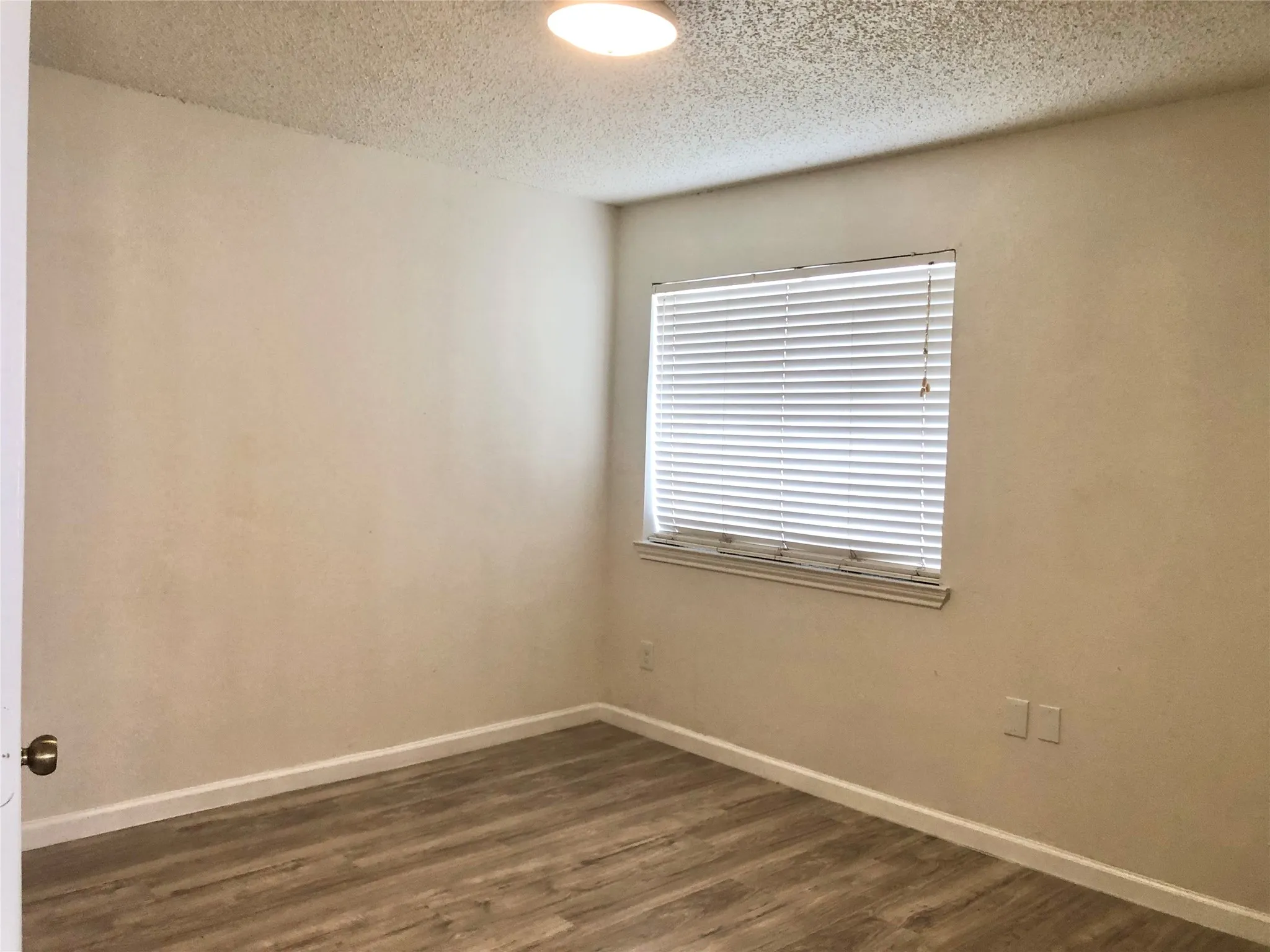 Condominium For Sale in Dallas County , 9829 Walnut Street O106, Dallas, Texas 75243, 2 Bedroom, 1 Bathroom, Garage spaces, 808 Sqft, built in 1983, mls#21372020, Real Estate Agent in Dallas, Homes For Sale in Dallas county, Homes For Sale in Dallas, Realtor in Dallas Texas, Real Estate Brokerage Independent Realty Texas, Luminita Cordes Realtor