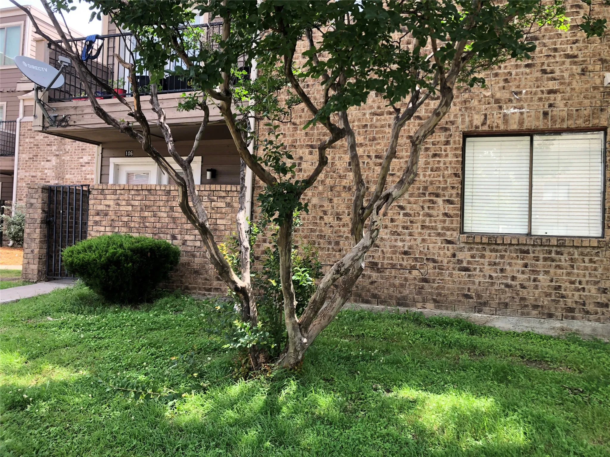 Condominium For Sale in Dallas County , 9829 Walnut Street O106, Dallas, Texas 75243, 2 Bedroom, 1 Bathroom, Garage spaces, 808 Sqft, built in 1983, mls#21372020, Real Estate Agent in Dallas, Homes For Sale in Dallas county, Homes For Sale in Dallas, Realtor in Dallas Texas, Real Estate Brokerage Independent Realty Texas, Luminita Cordes Realtor