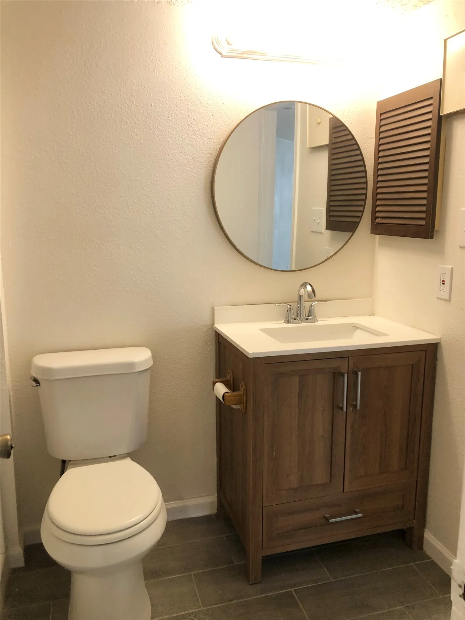 Condominium For Sale in Dallas County , 9829 Walnut Street O106, Dallas, Texas 75243, 2 Bedroom, 1 Bathroom, Garage spaces, 808 Sqft, built in 1983, mls#21372020, Real Estate Agent in Dallas, Homes For Sale in Dallas county, Homes For Sale in Dallas, Realtor in Dallas Texas, Real Estate Brokerage Independent Realty Texas, Luminita Cordes Realtor