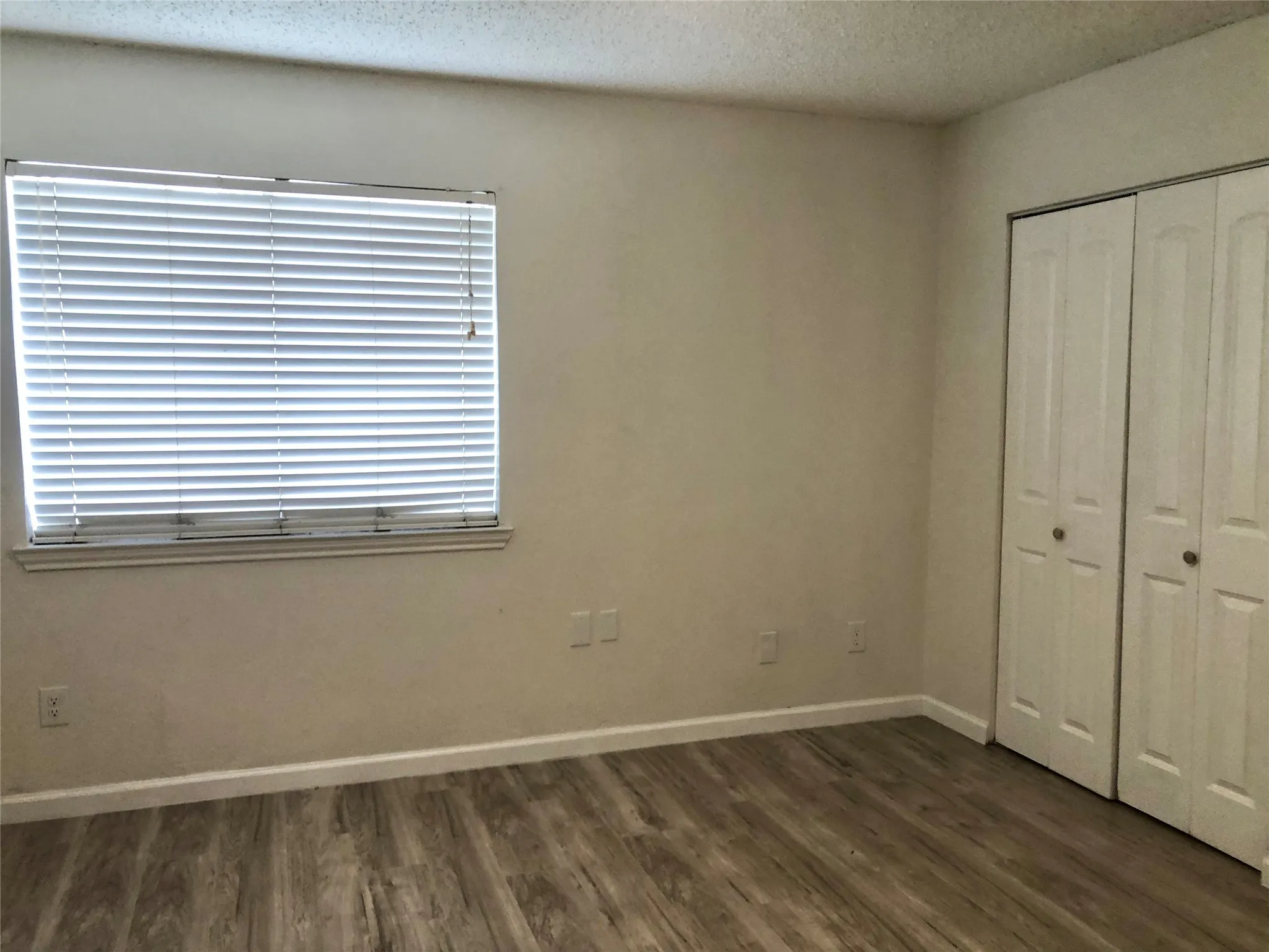 Condominium For Sale in Dallas County , 9829 Walnut Street O106, Dallas, Texas 75243, 2 Bedroom, 1 Bathroom, Garage spaces, 808 Sqft, built in 1983, mls#21372020, Real Estate Agent in Dallas, Homes For Sale in Dallas county, Homes For Sale in Dallas, Realtor in Dallas Texas, Real Estate Brokerage Independent Realty Texas, Luminita Cordes Realtor