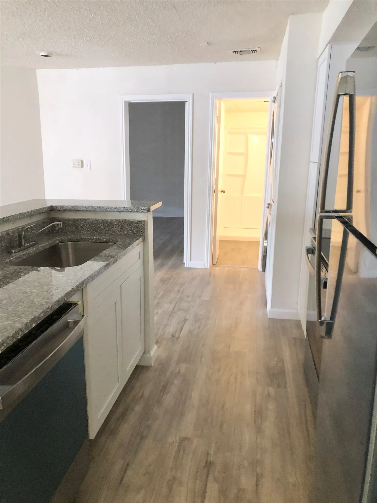 Condominium For Sale in Dallas County , 9829 Walnut Street O106, Dallas, Texas 75243, 2 Bedroom, 1 Bathroom, Garage spaces, 808 Sqft, built in 1983, mls#21372020, Real Estate Agent in Dallas, Homes For Sale in Dallas county, Homes For Sale in Dallas, Realtor in Dallas Texas, Real Estate Brokerage Independent Realty Texas, Luminita Cordes Realtor