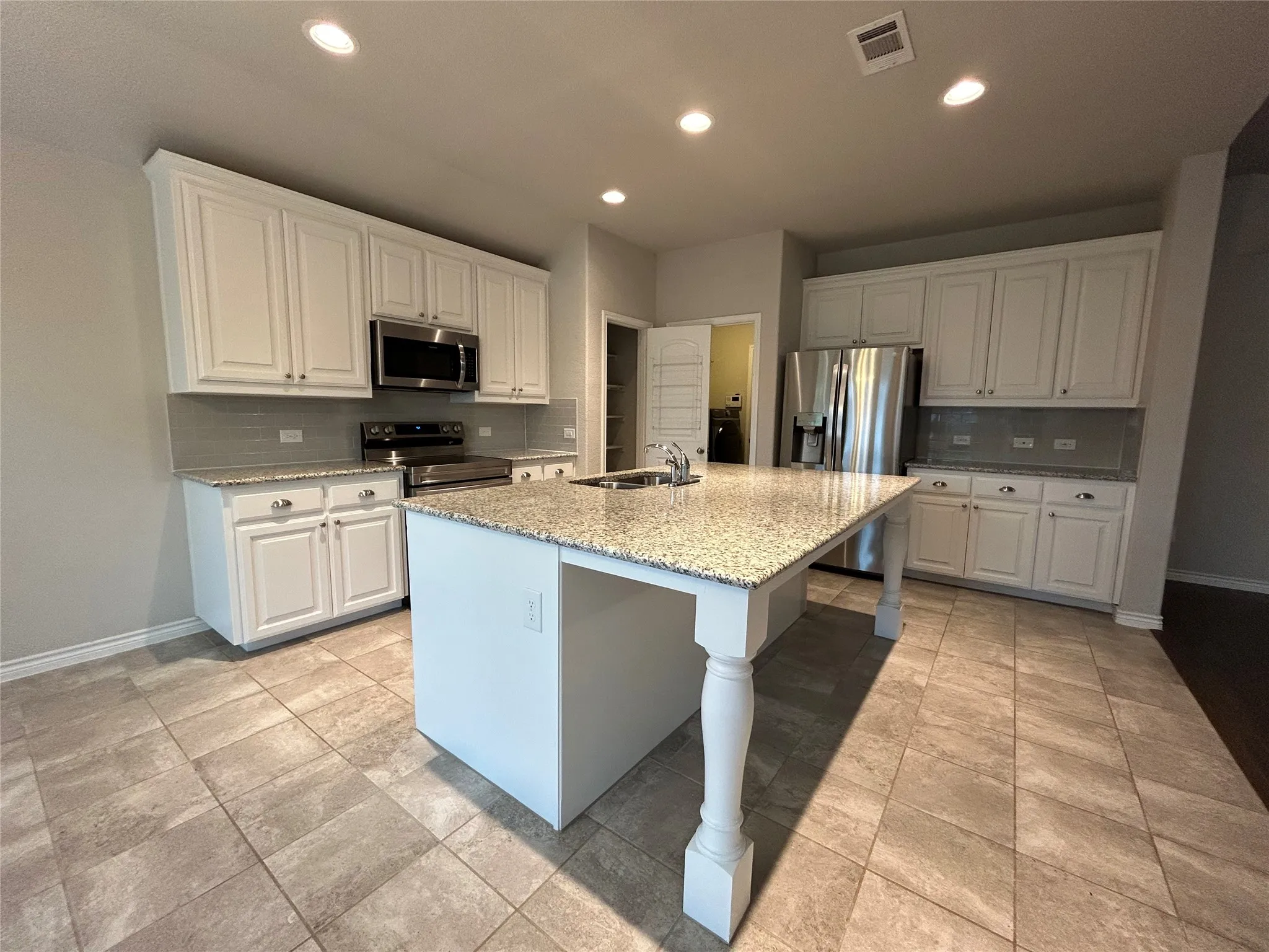 Single Family Residence For Rent in Tarrant County , 7908 Wilson Cliff Court, White Settlement, Texas 76108, 3 Bedroom, 2 Bathroom, 2 Garage spaces, 2,022 Sqft, built in 2019, mls#21372034, Real Estate Agent in White Settlement, Homes For Rent in Tarrant county, Homes For Rent in White Settlement, Realtor in White Settlement Texas, Real Estate Brokerage Independent Realty Texas, Luminita Cordes Realtor