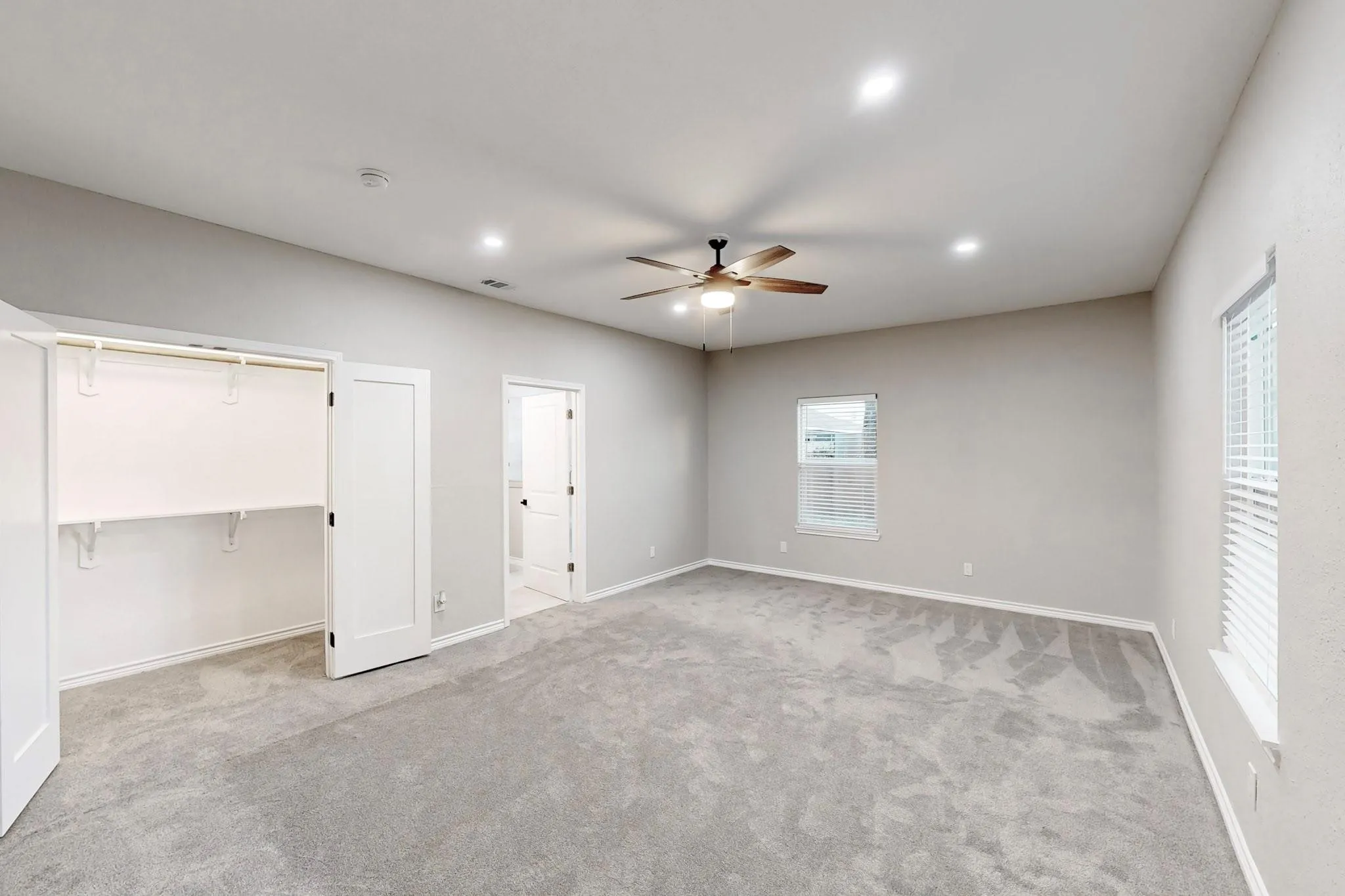 Single Family Residence For Rent in Dallas County , 1938 Nomas Street, Dallas, Texas 75212, 3 Bedroom, 3 Bathroom, Garage spaces, 1,678 Sqft, built in 1960, mls#21371027, Real Estate Agent in Dallas, Homes For Rent in Dallas county, Homes For Rent in Dallas, Realtor in Dallas Texas, Real Estate Brokerage Independent Realty Texas, Luminita Cordes Realtor