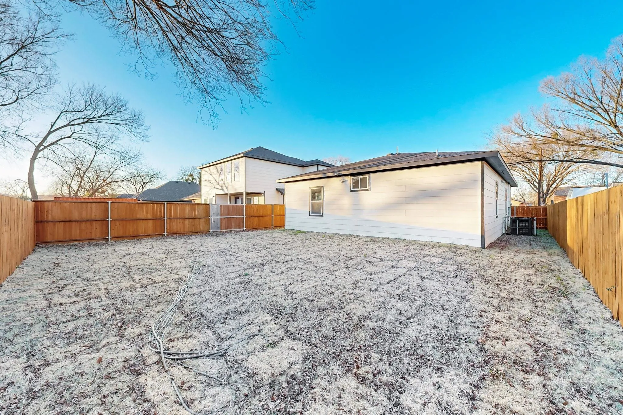 Single Family Residence For Rent in Dallas County , 1938 Nomas Street, Dallas, Texas 75212, 3 Bedroom, 3 Bathroom, Garage spaces, 1,678 Sqft, built in 1960, mls#21371027, Real Estate Agent in Dallas, Homes For Rent in Dallas county, Homes For Rent in Dallas, Realtor in Dallas Texas, Real Estate Brokerage Independent Realty Texas, Luminita Cordes Realtor