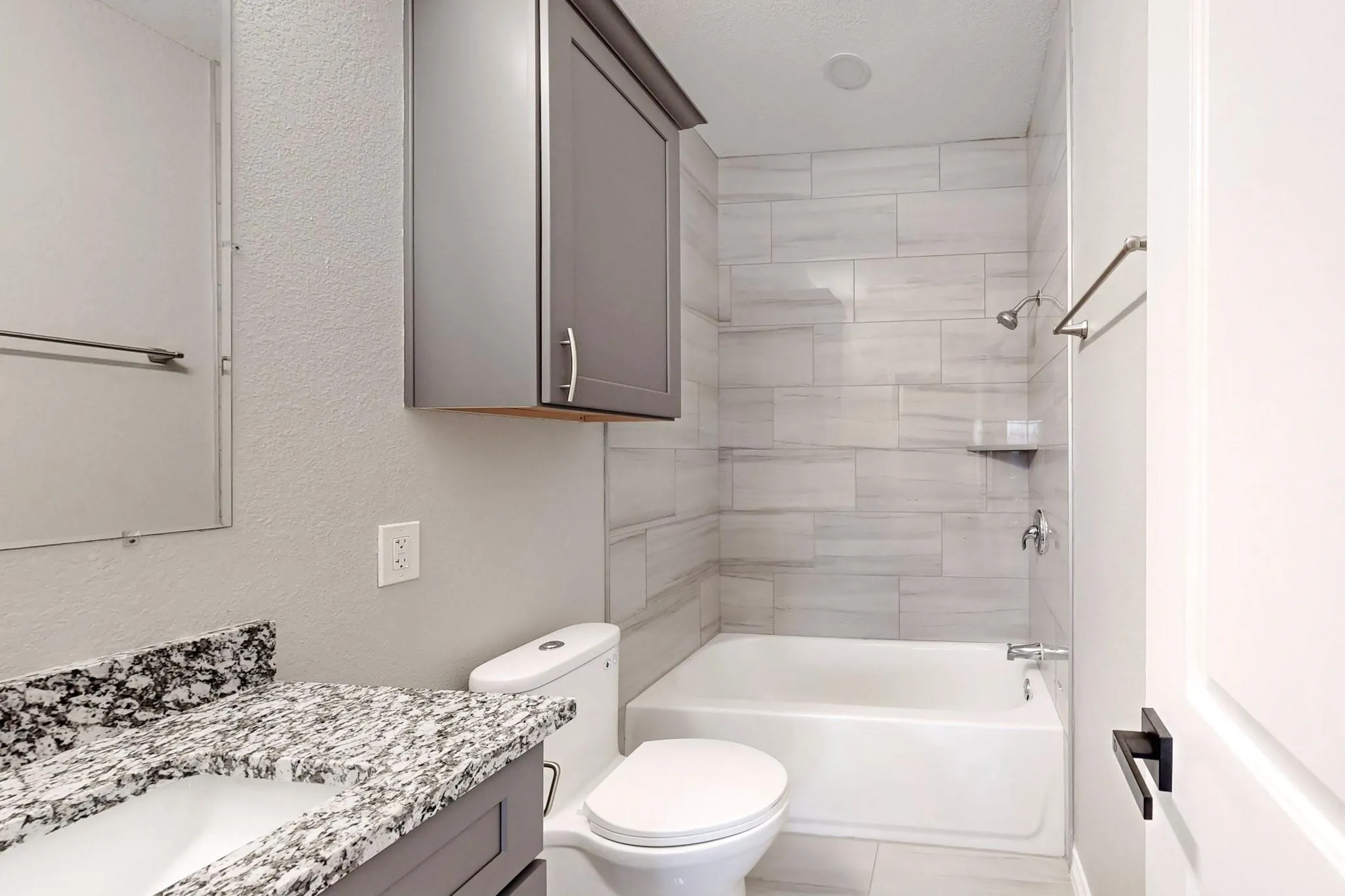 Single Family Residence For Rent in Dallas County , 1938 Nomas Street, Dallas, Texas 75212, 3 Bedroom, 3 Bathroom, Garage spaces, 1,678 Sqft, built in 1960, mls#21371027, Real Estate Agent in Dallas, Homes For Rent in Dallas county, Homes For Rent in Dallas, Realtor in Dallas Texas, Real Estate Brokerage Independent Realty Texas, Luminita Cordes Realtor