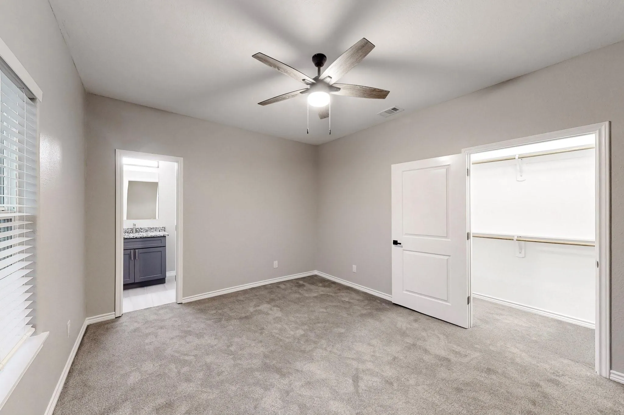 Single Family Residence For Rent in Dallas County , 1938 Nomas Street, Dallas, Texas 75212, 3 Bedroom, 3 Bathroom, Garage spaces, 1,678 Sqft, built in 1960, mls#21371027, Real Estate Agent in Dallas, Homes For Rent in Dallas county, Homes For Rent in Dallas, Realtor in Dallas Texas, Real Estate Brokerage Independent Realty Texas, Luminita Cordes Realtor