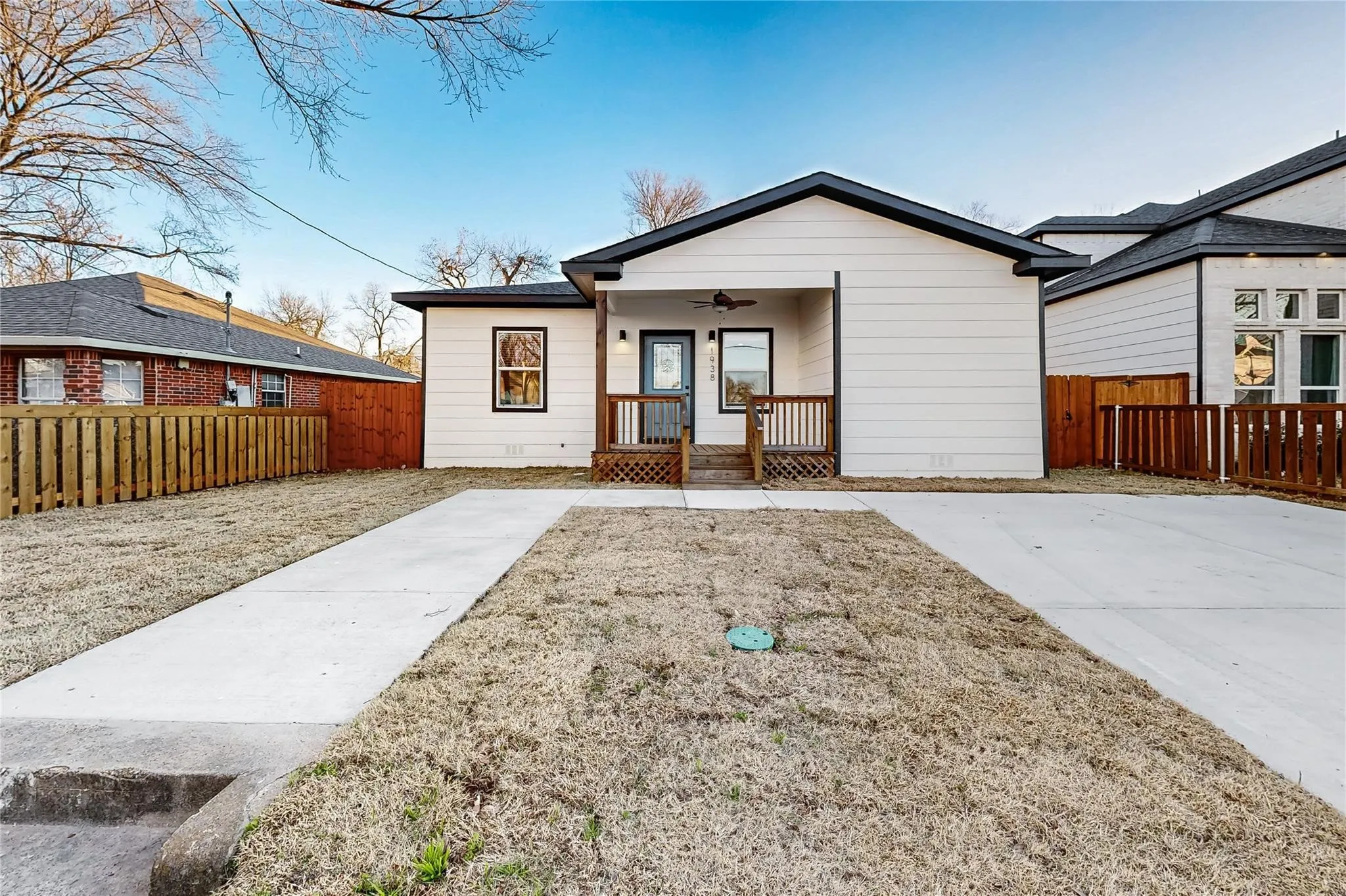 Single Family Residence For Rent in Dallas County , 1938 Nomas Street, Dallas, Texas 75212, 3 Bedroom, 3 Bathroom, Garage spaces, 1,678 Sqft, built in 1960, mls#21371027, Real Estate Agent in Dallas, Homes For Rent in Dallas county, Homes For Rent in Dallas, Realtor in Dallas Texas, Real Estate Brokerage Independent Realty Texas, Luminita Cordes Realtor