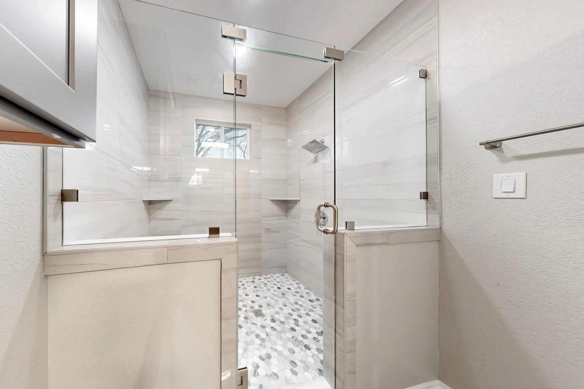 Single Family Residence For Rent in Dallas County , 1938 Nomas Street, Dallas, Texas 75212, 3 Bedroom, 3 Bathroom, Garage spaces, 1,678 Sqft, built in 1960, mls#21371027, Real Estate Agent in Dallas, Homes For Rent in Dallas county, Homes For Rent in Dallas, Realtor in Dallas Texas, Real Estate Brokerage Independent Realty Texas, Luminita Cordes Realtor