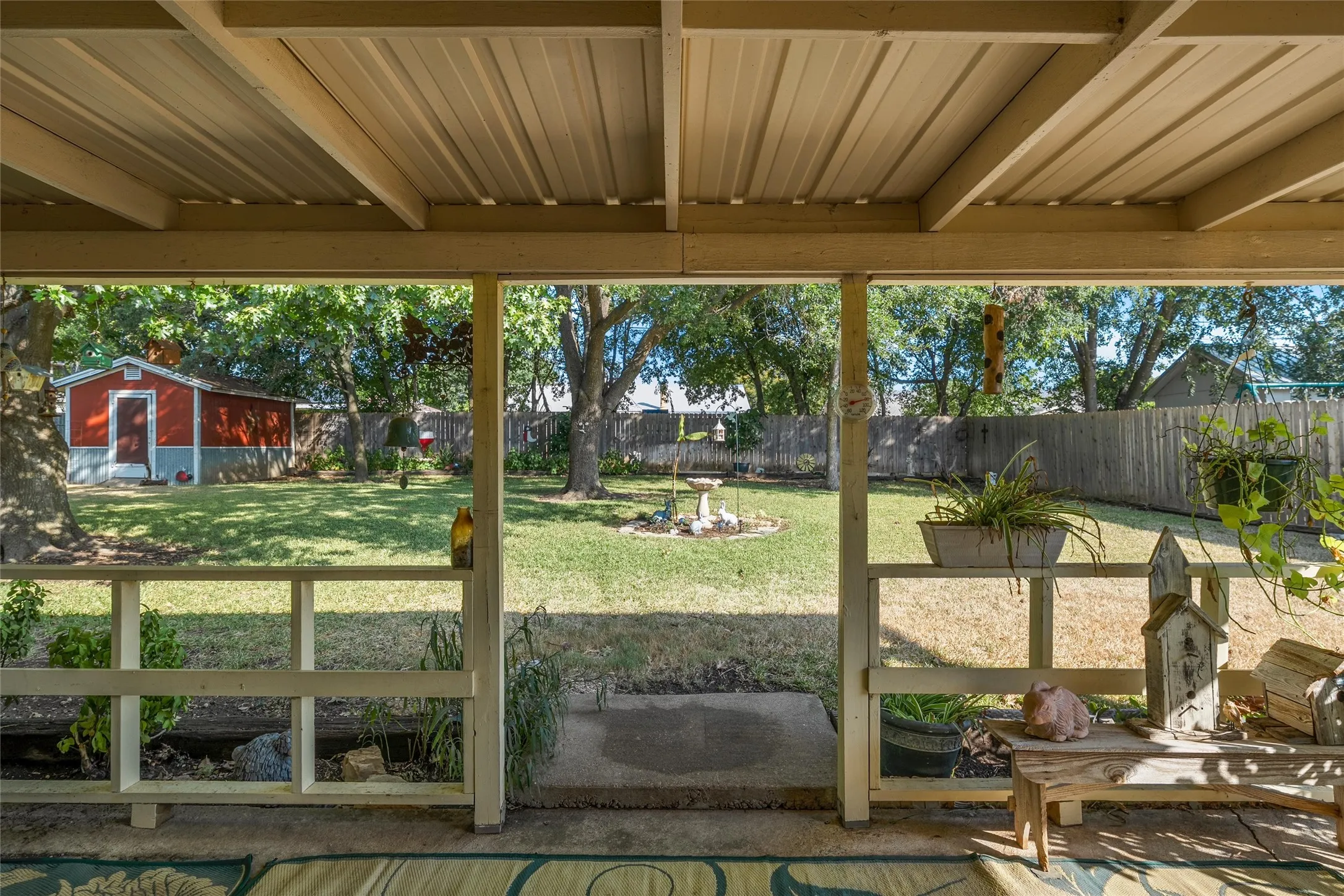 Single Family Residence For Sale in Mc Lennan County , 721 Pawnee Trail, Hewitt, Texas 76643, 3 Bedroom, 2 Bathroom, 2 Garage spaces, 1,342 Sqft, built in 1977, mls#21370926, Real Estate Agent in Hewitt, Homes For Sale in Mc Lennan county, Homes For Sale in Hewitt, Realtor in Hewitt Texas, Real Estate Brokerage Independent Realty Texas, Luminita Cordes Realtor