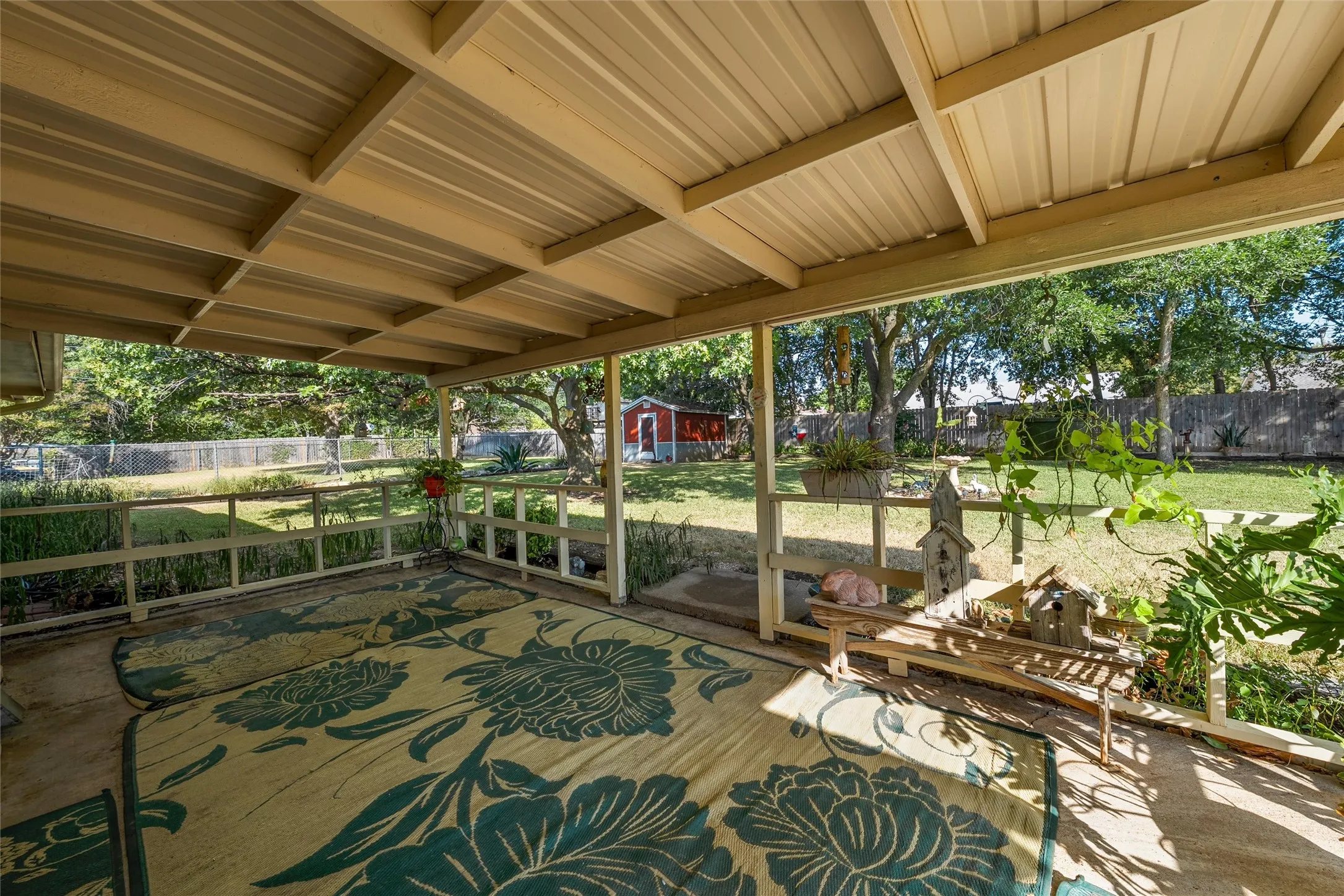 Single Family Residence For Sale in Mc Lennan County , 721 Pawnee Trail, Hewitt, Texas 76643, 3 Bedroom, 2 Bathroom, 2 Garage spaces, 1,342 Sqft, built in 1977, mls#21370926, Real Estate Agent in Hewitt, Homes For Sale in Mc Lennan county, Homes For Sale in Hewitt, Realtor in Hewitt Texas, Real Estate Brokerage Independent Realty Texas, Luminita Cordes Realtor