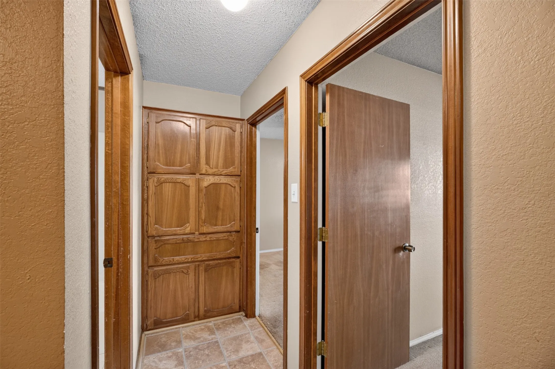 Single Family Residence For Sale in Johnson County , 1217 Stonelake Drive, Cleburne, Texas 76033, 3 Bedroom, 2 Bathroom, 2 Garage spaces, 1,768 Sqft, built in 1986, mls#21372048, Real Estate Agent in Cleburne, Homes For Sale in Johnson county, Homes For Sale in Cleburne, Realtor in Cleburne Texas, Real Estate Brokerage Independent Realty Texas, Luminita Cordes Realtor