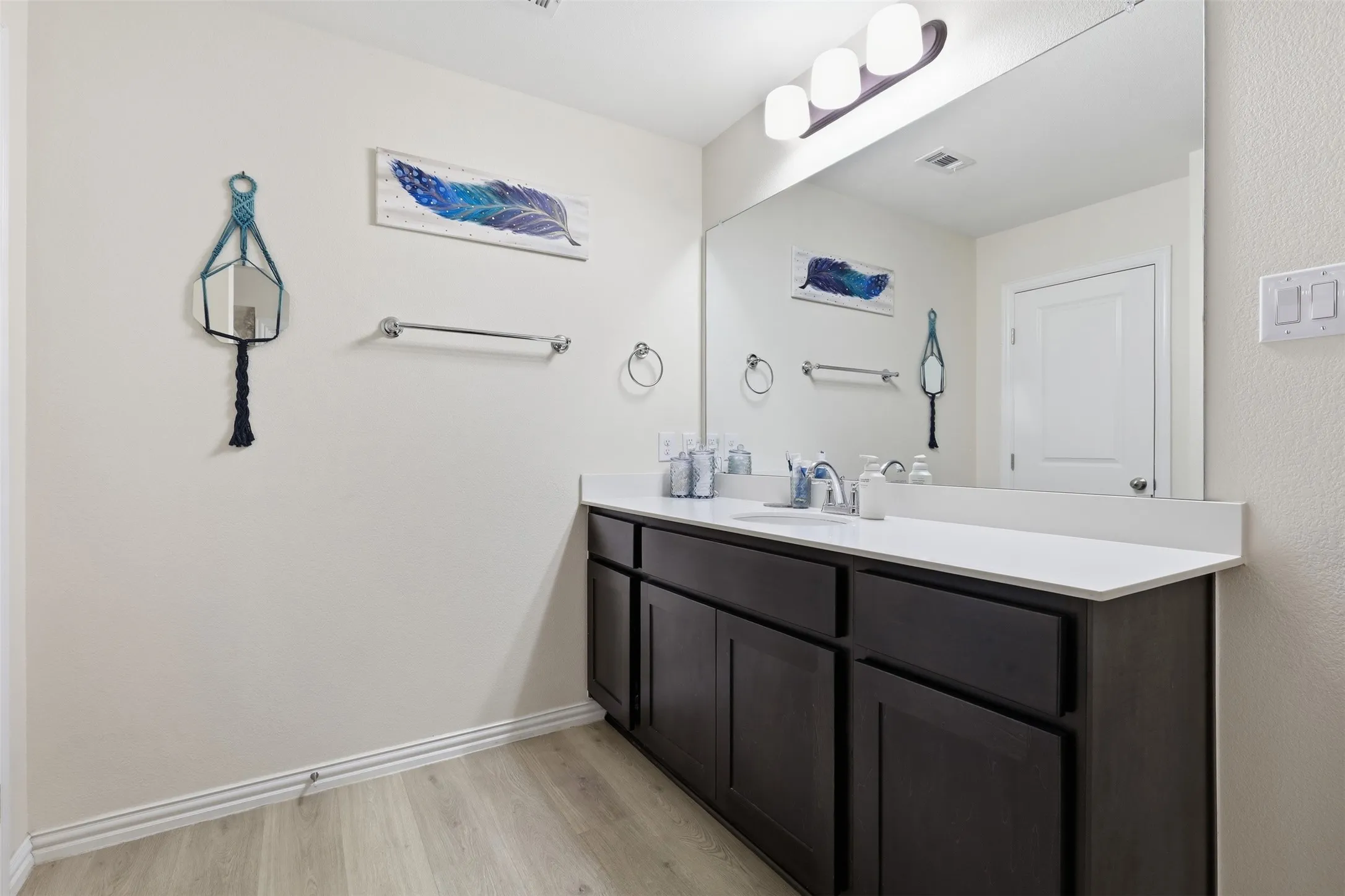 Single Family Residence For Sale in Hood County , 4100 Peak Road, Granbury, Texas 76048, 3 Bedroom, 2 Bathroom, 2 Garage spaces, 2,084 Sqft, built in 2021, mls#21370052, Real Estate Agent in Granbury, Homes For Sale in Hood county, Homes For Sale in Granbury, Realtor in Granbury Texas, Real Estate Brokerage Independent Realty Texas, Luminita Cordes Realtor