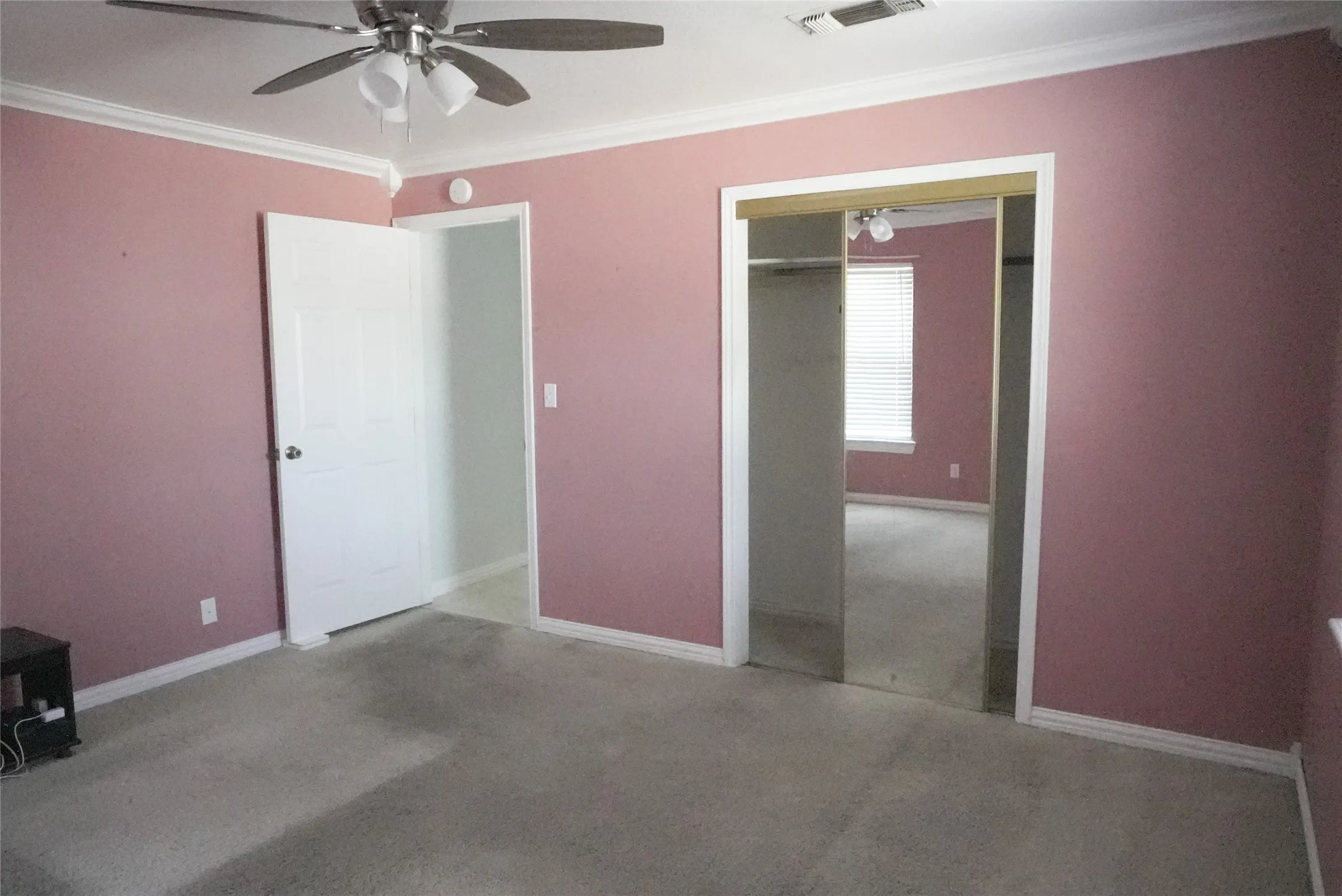 Single Family Residence For Sale in Tarrant County , 1813 Roberts Cut Off Road, River Oaks, Texas 76114, 2 Bedroom, 2 Bathroom, Garage spaces, 1,138 Sqft, built in 1938, mls#21372053, Real Estate Agent in River Oaks, Homes For Sale in Tarrant county, Homes For Sale in River Oaks, Realtor in River Oaks Texas, Real Estate Brokerage Independent Realty Texas, Luminita Cordes Realtor
