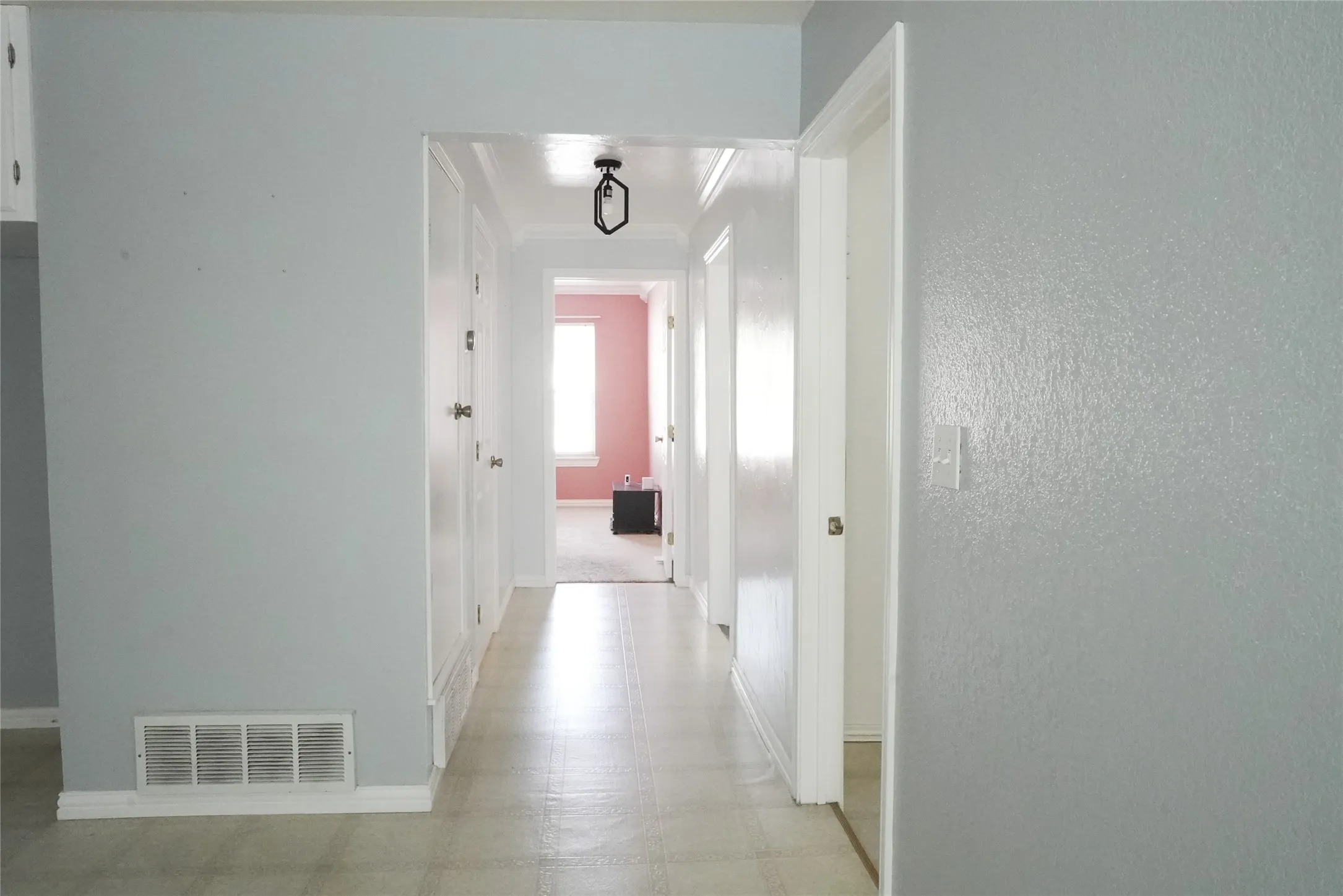 Single Family Residence For Sale in Tarrant County , 1813 Roberts Cut Off Road, River Oaks, Texas 76114, 2 Bedroom, 2 Bathroom, Garage spaces, 1,138 Sqft, built in 1938, mls#21372053, Real Estate Agent in River Oaks, Homes For Sale in Tarrant county, Homes For Sale in River Oaks, Realtor in River Oaks Texas, Real Estate Brokerage Independent Realty Texas, Luminita Cordes Realtor