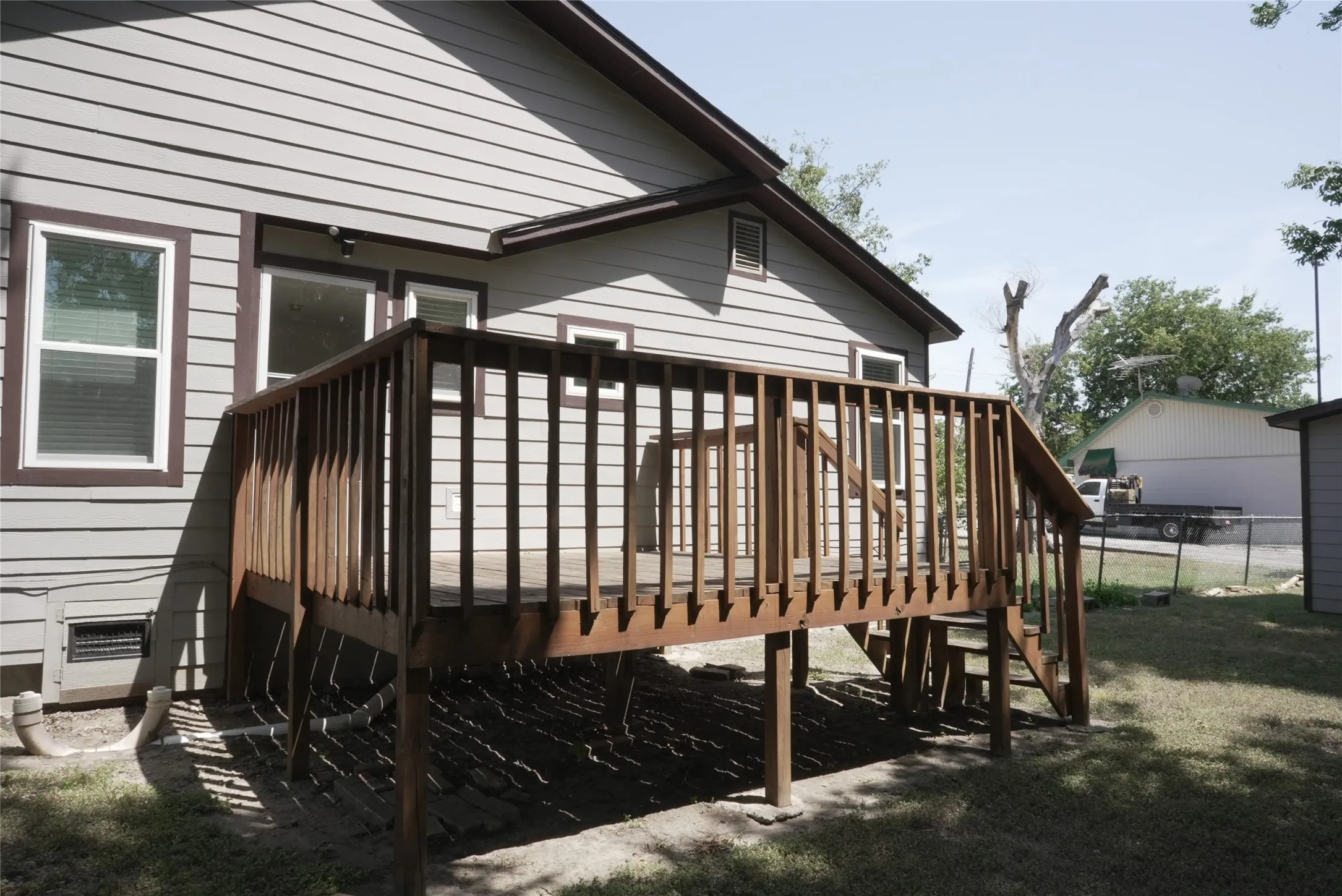 Single Family Residence For Sale in Tarrant County , 1813 Roberts Cut Off Road, River Oaks, Texas 76114, 2 Bedroom, 2 Bathroom, Garage spaces, 1,138 Sqft, built in 1938, mls#21372053, Real Estate Agent in River Oaks, Homes For Sale in Tarrant county, Homes For Sale in River Oaks, Realtor in River Oaks Texas, Real Estate Brokerage Independent Realty Texas, Luminita Cordes Realtor